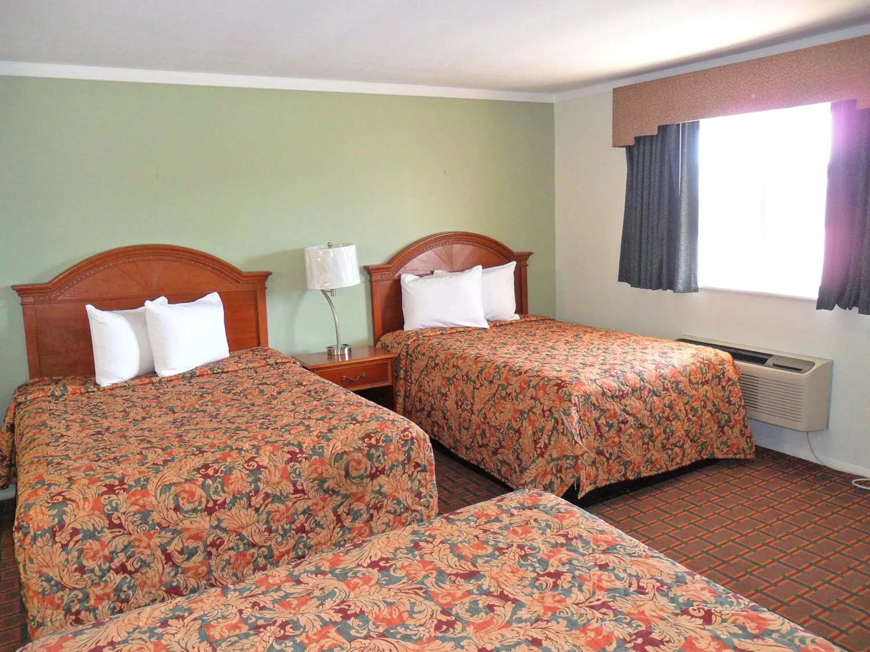 Basic Triple Room in A-OK Motel Basic Triple Room in A-OK Motel