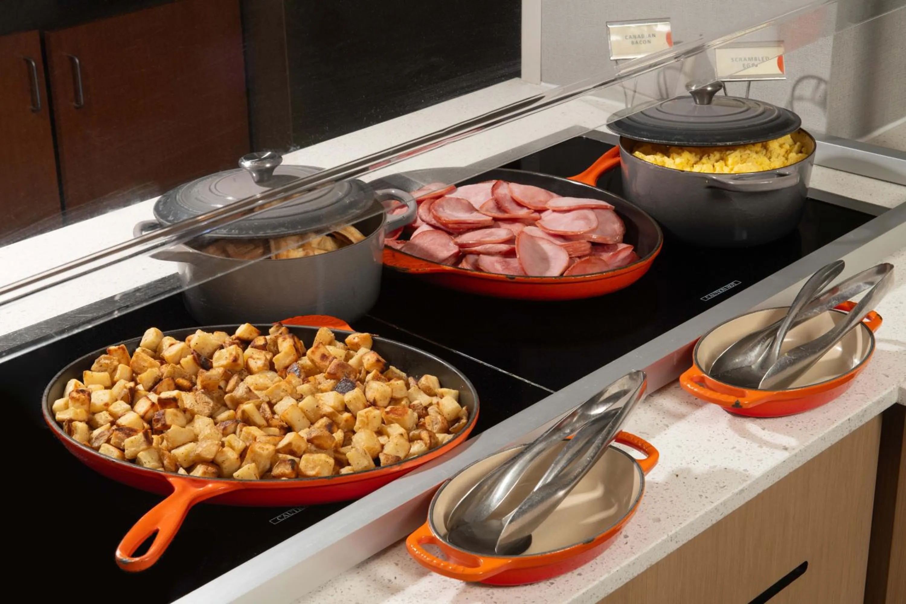 Buffet breakfast in Hyatt Place Denver-South/Park Meadows