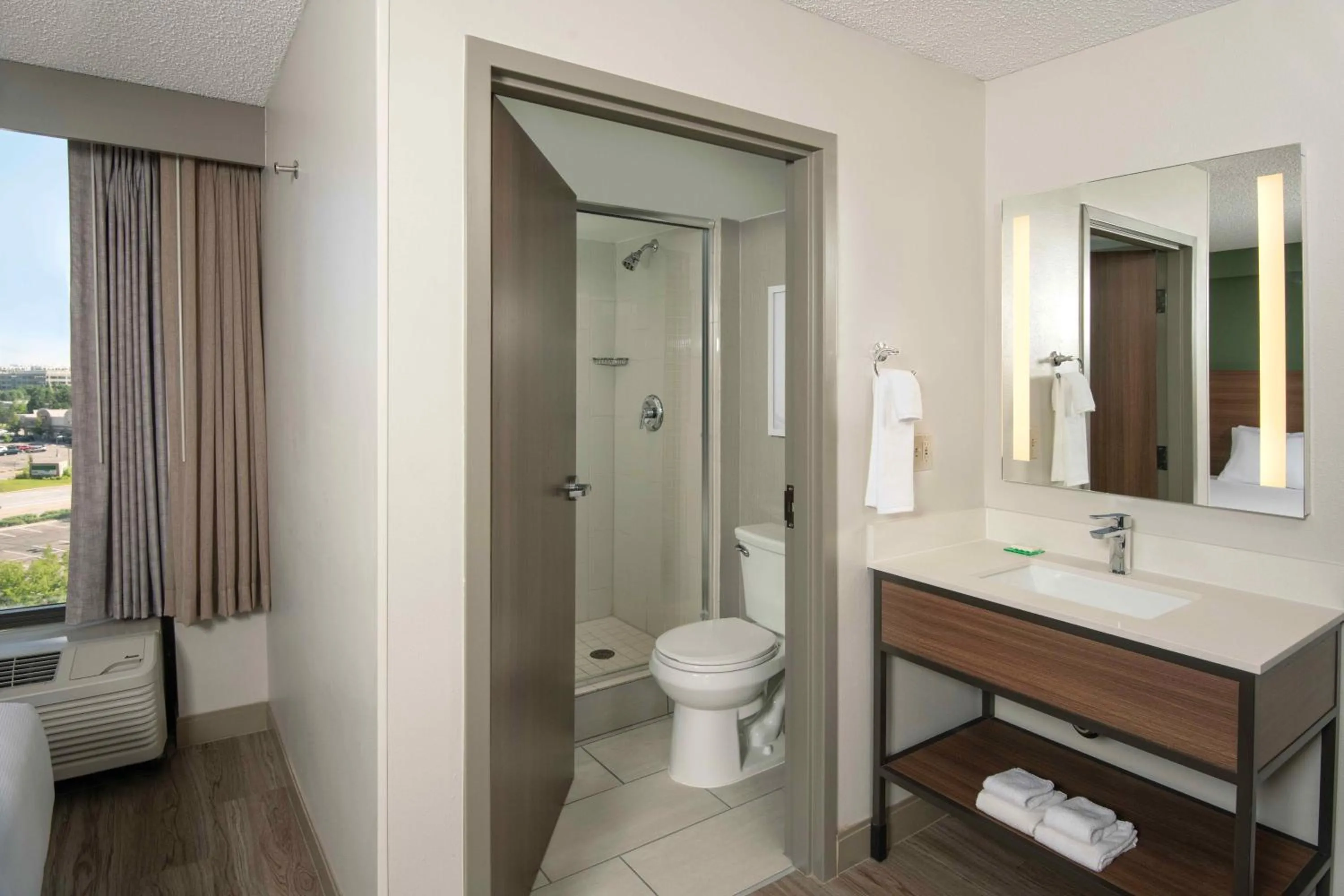 Shower in Hyatt Place Denver-South/Park Meadows