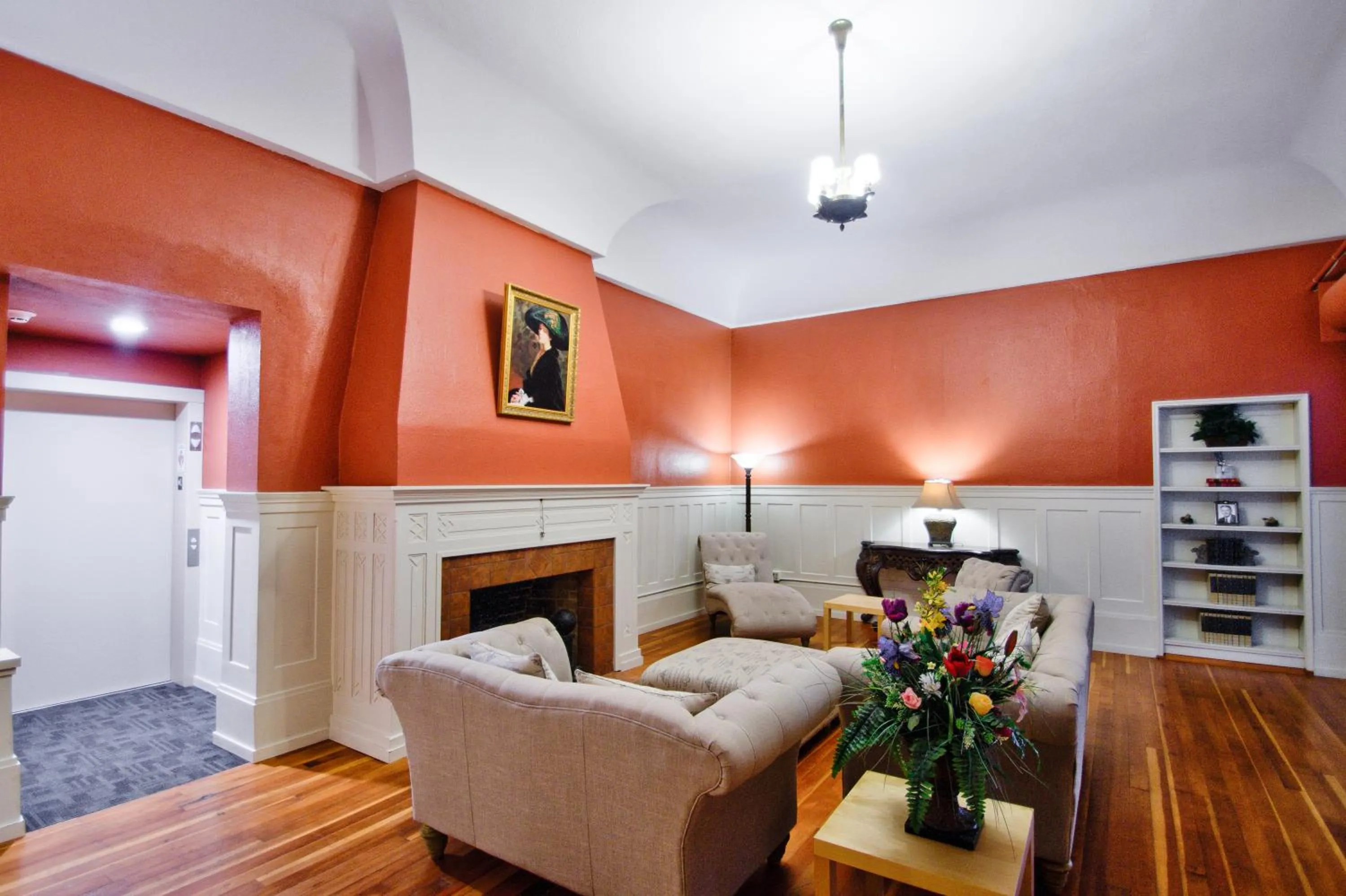 Lobby or reception in Centralia Square Grand Ballroom and Vintage Hotel