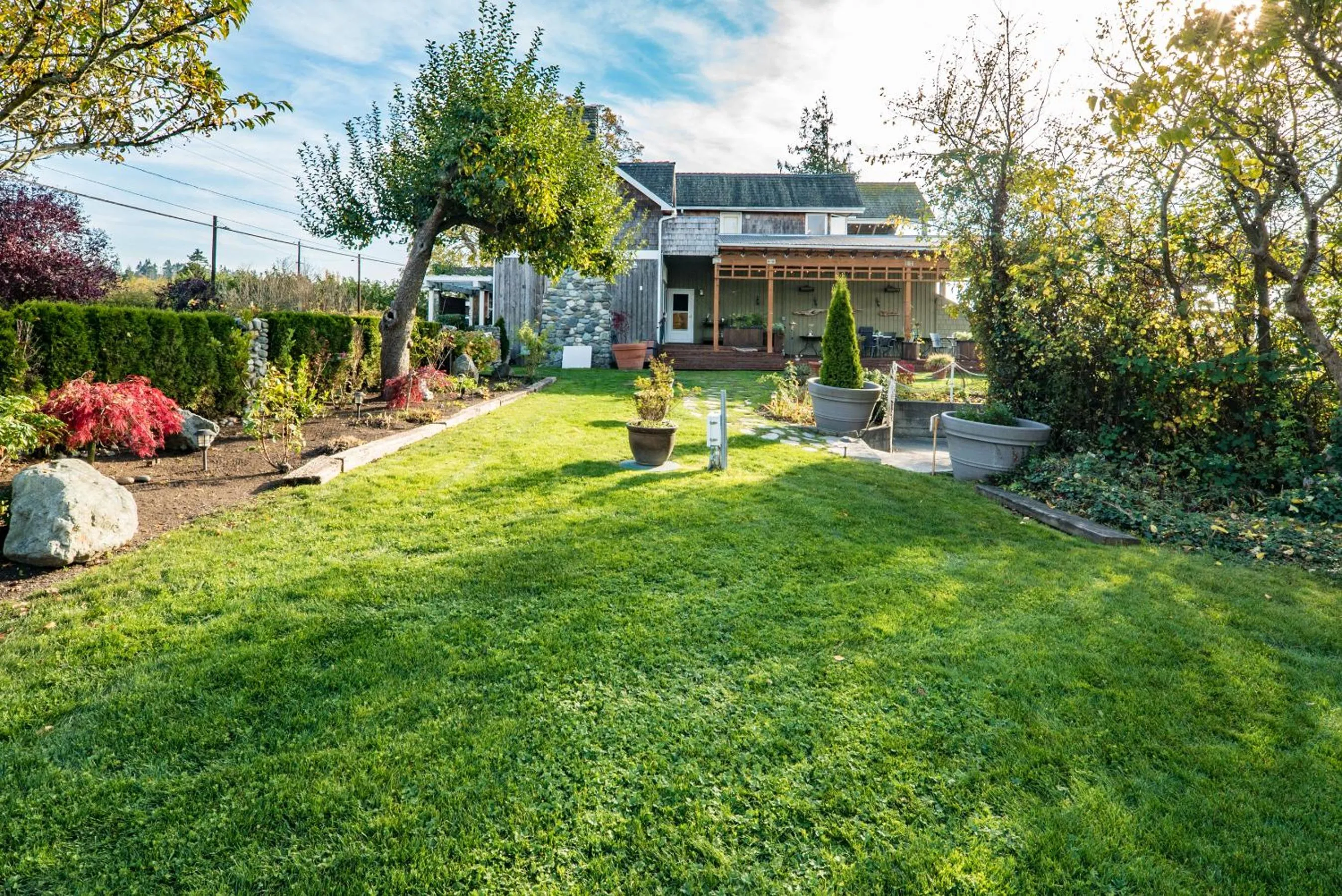 Property building in Camano Island Inn