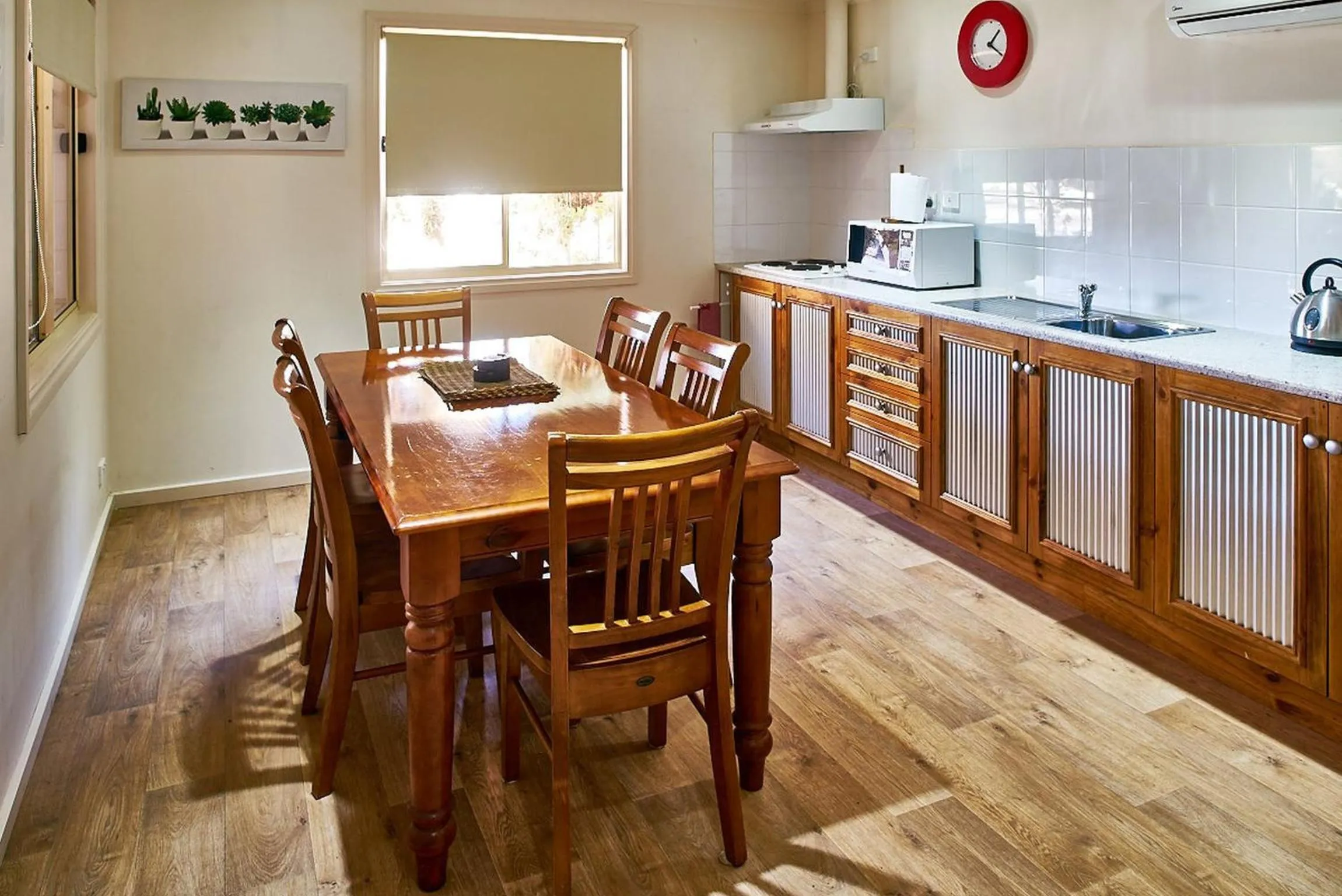 Communal kitchen in Underground Bed & Breakfast