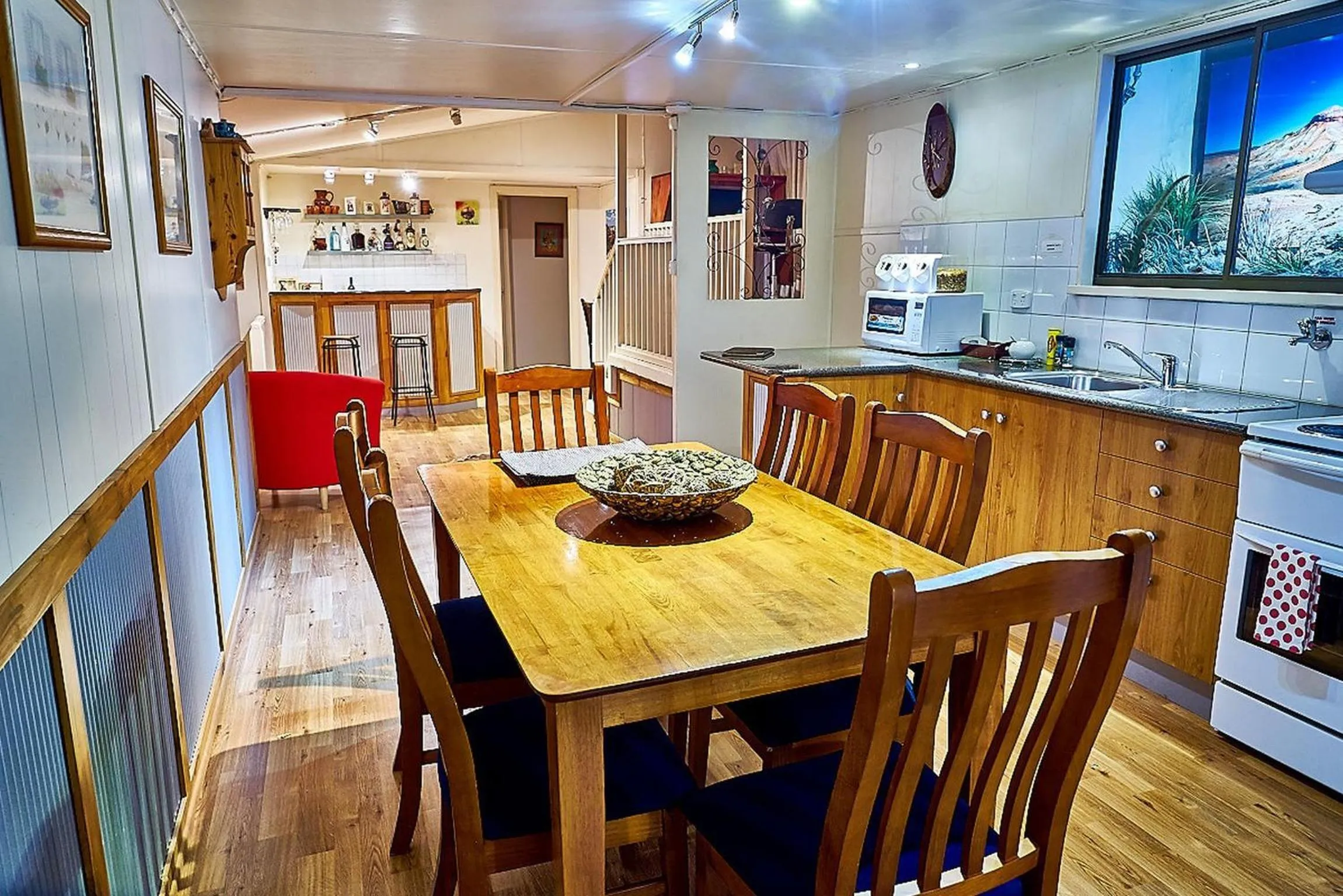 Communal kitchen in Underground Bed & Breakfast