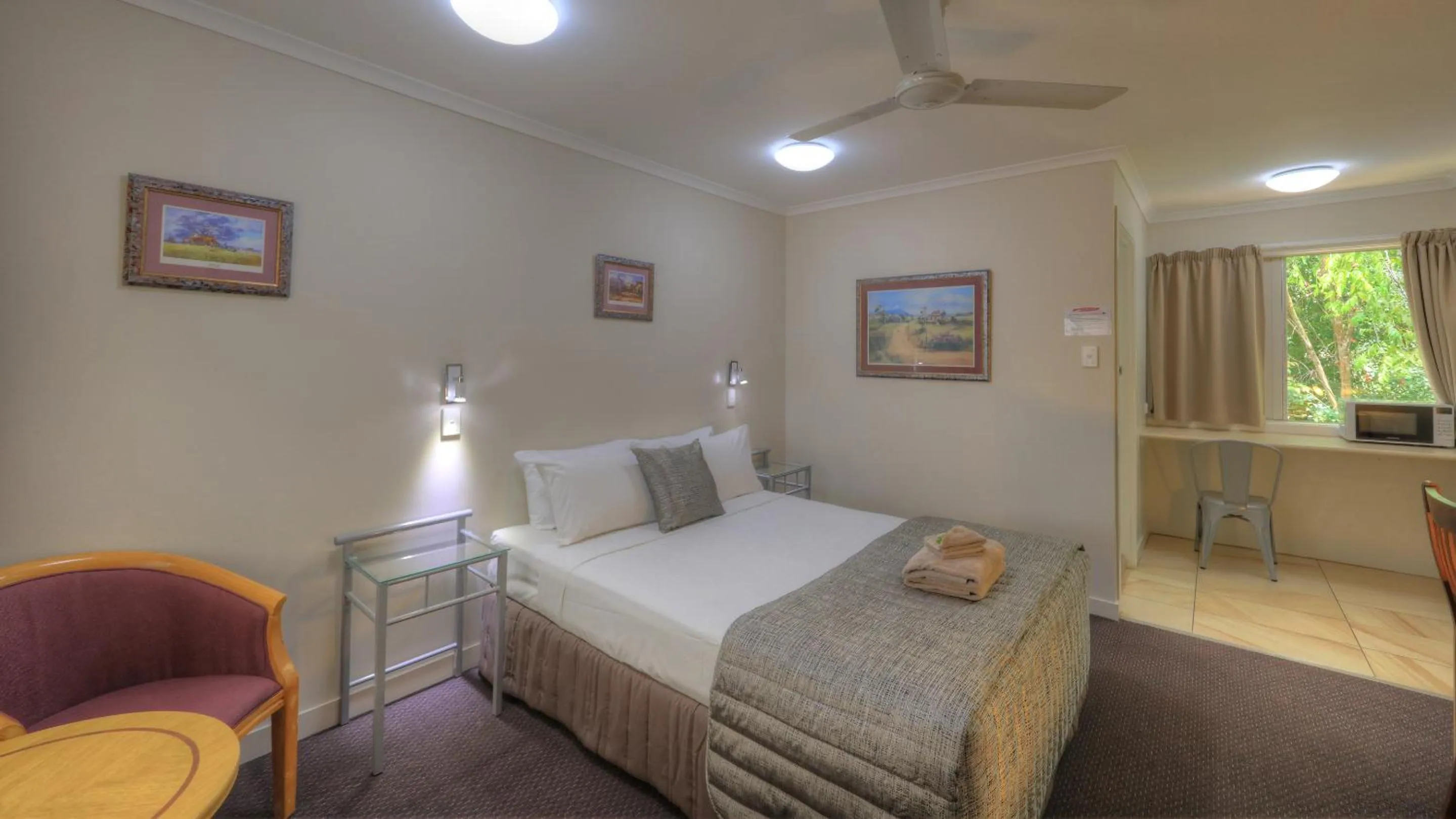 Bed in Atherton Hinterland Motel