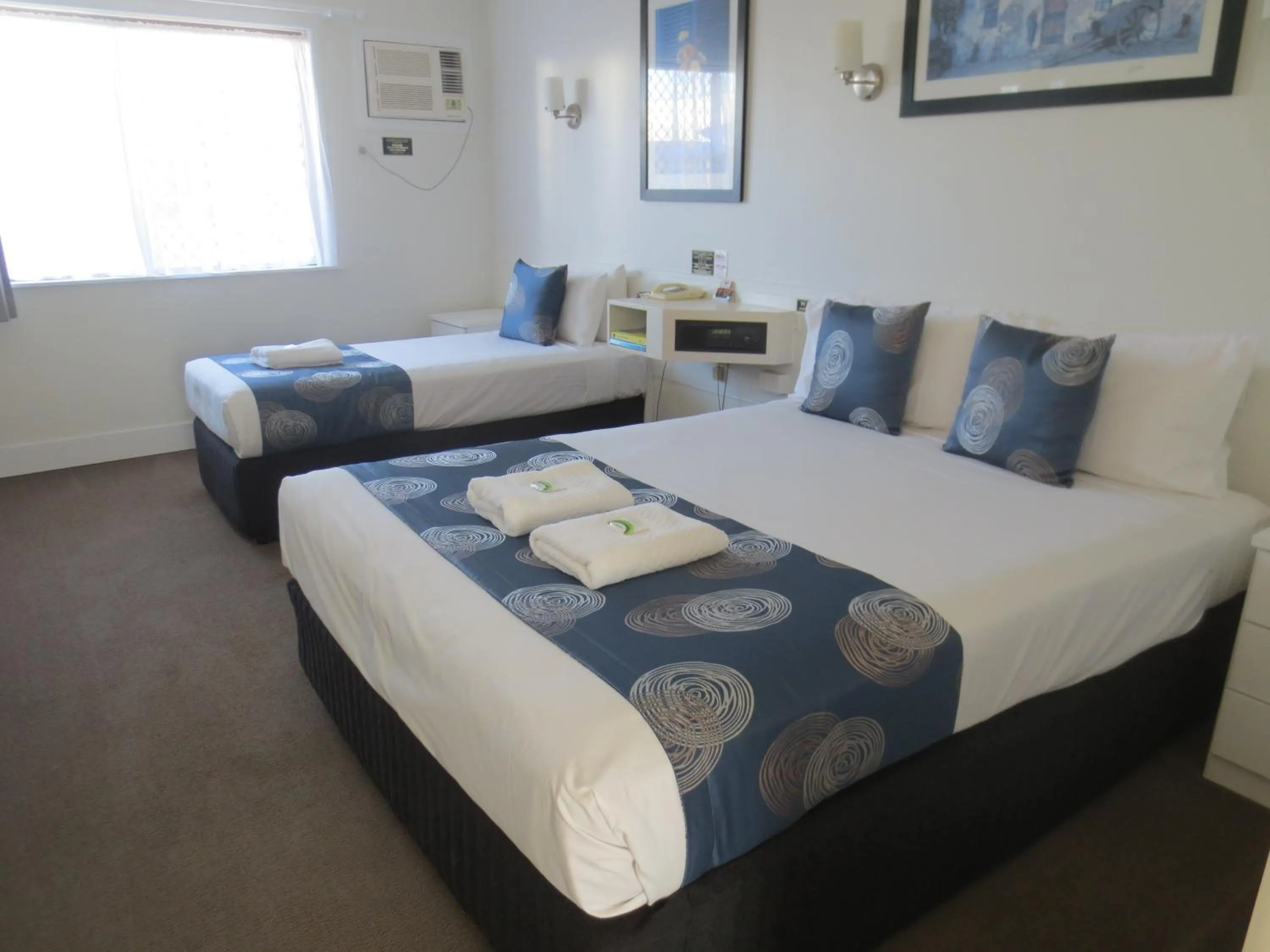 Bed in Aspley Pioneer Motel