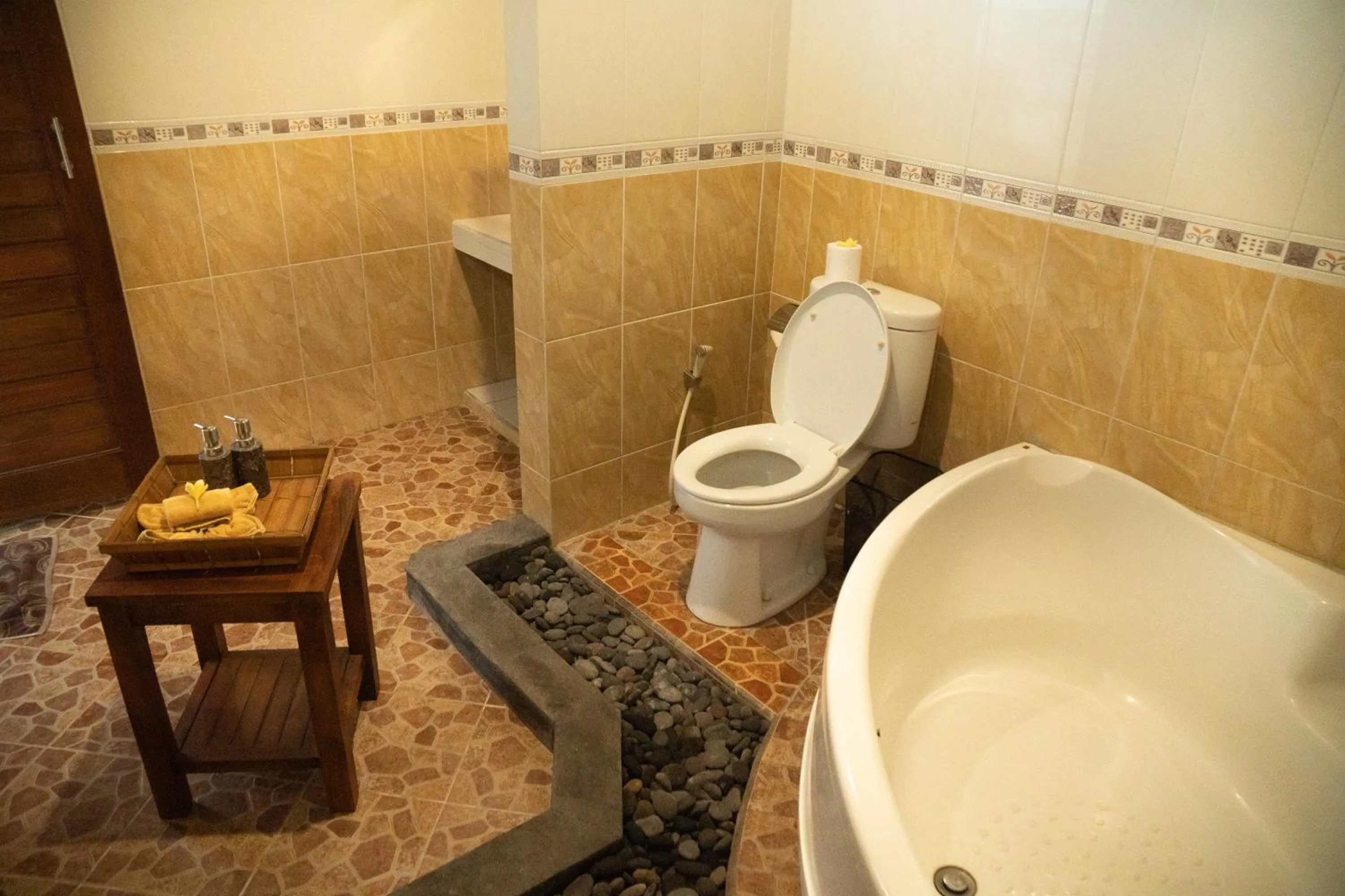 Hot Tub in Alam Terrace Cottages