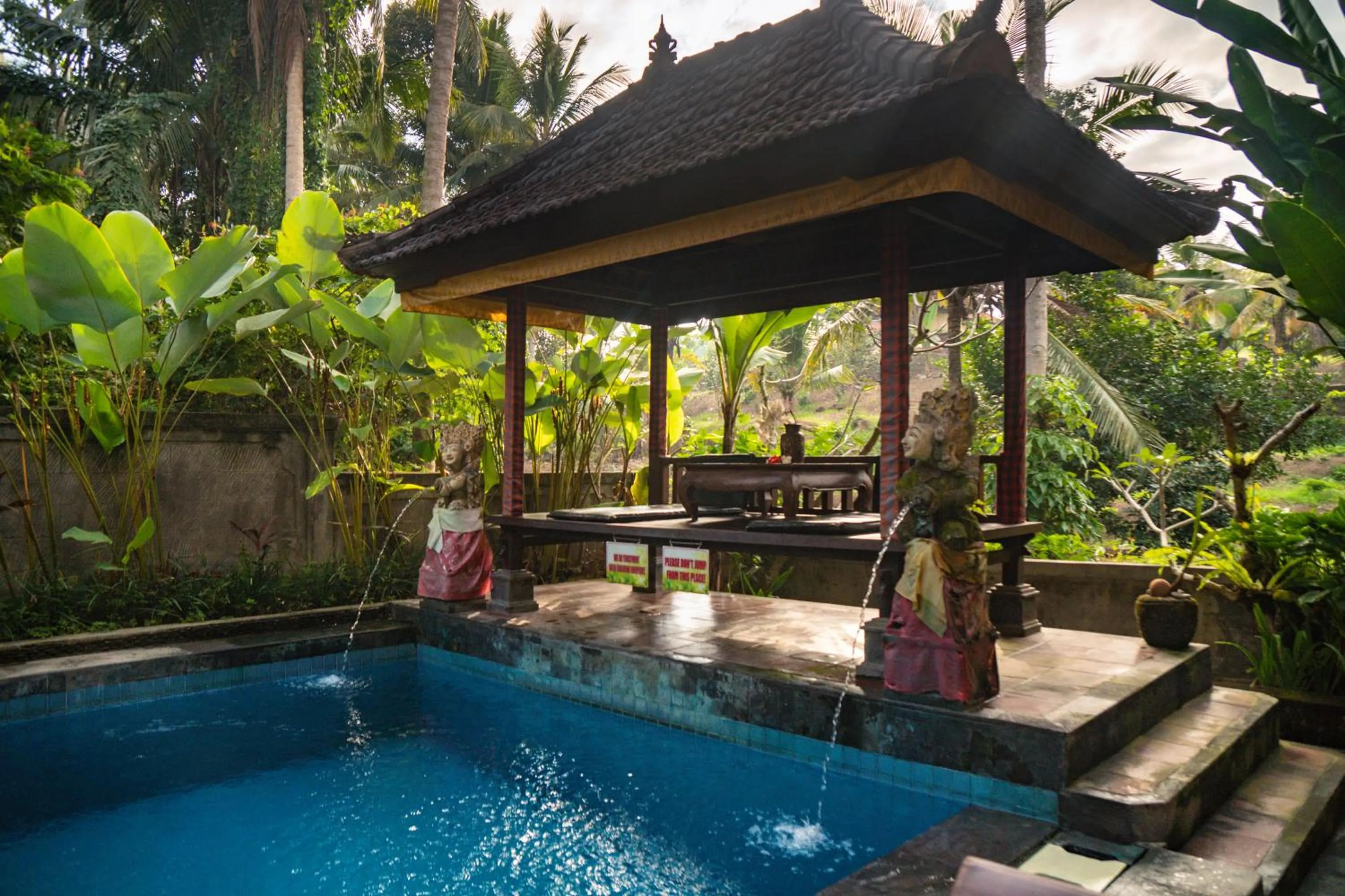 Swimming pool in Alam Terrace Cottages