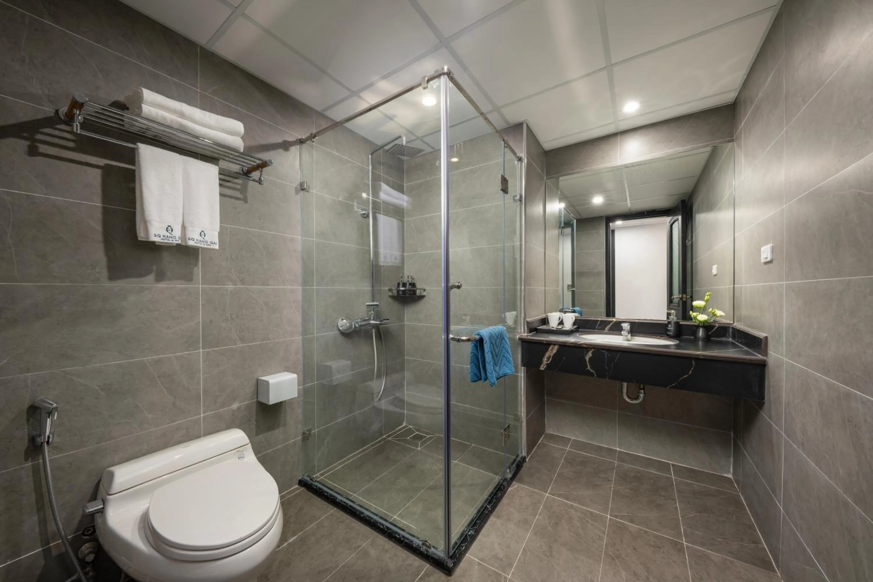 Shower in SQ Hang Gai Hotel & Spa
