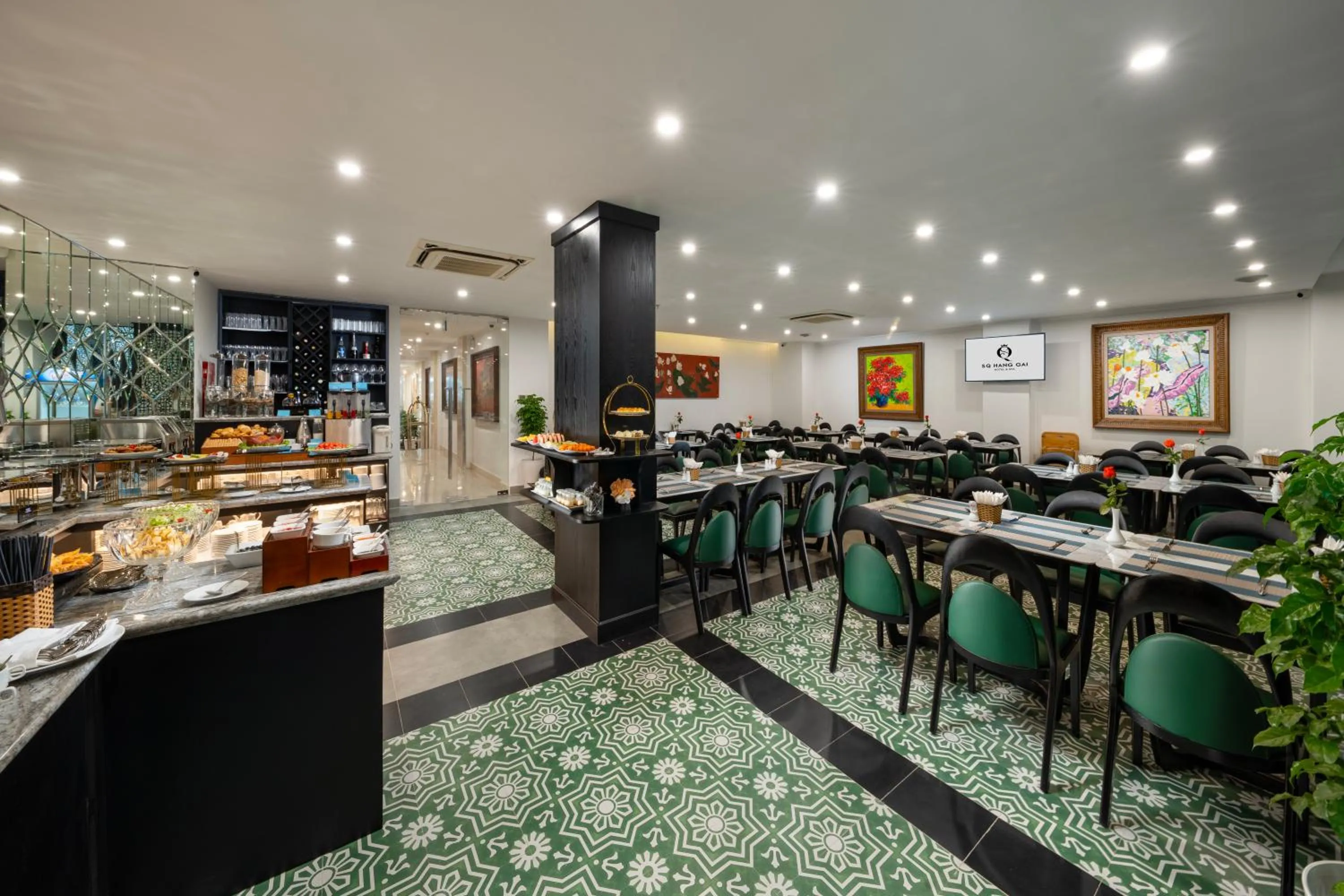 Restaurant/places to eat in SQ Hang Gai Hotel & Spa