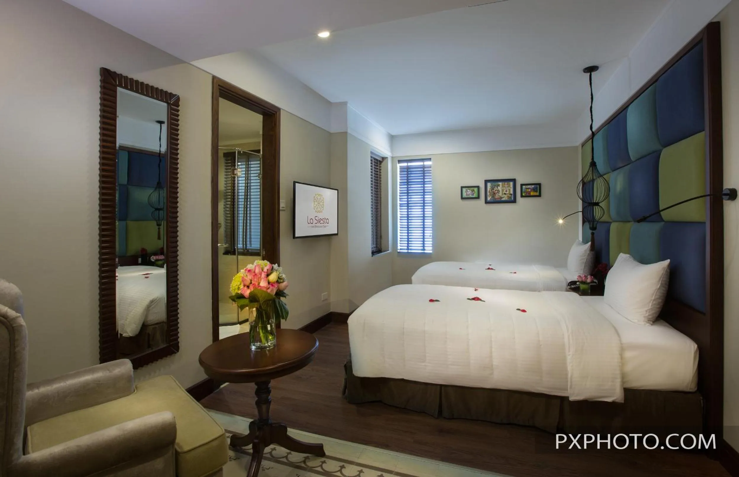 Photo of the whole room, Bed in La Siesta Classic Ma May