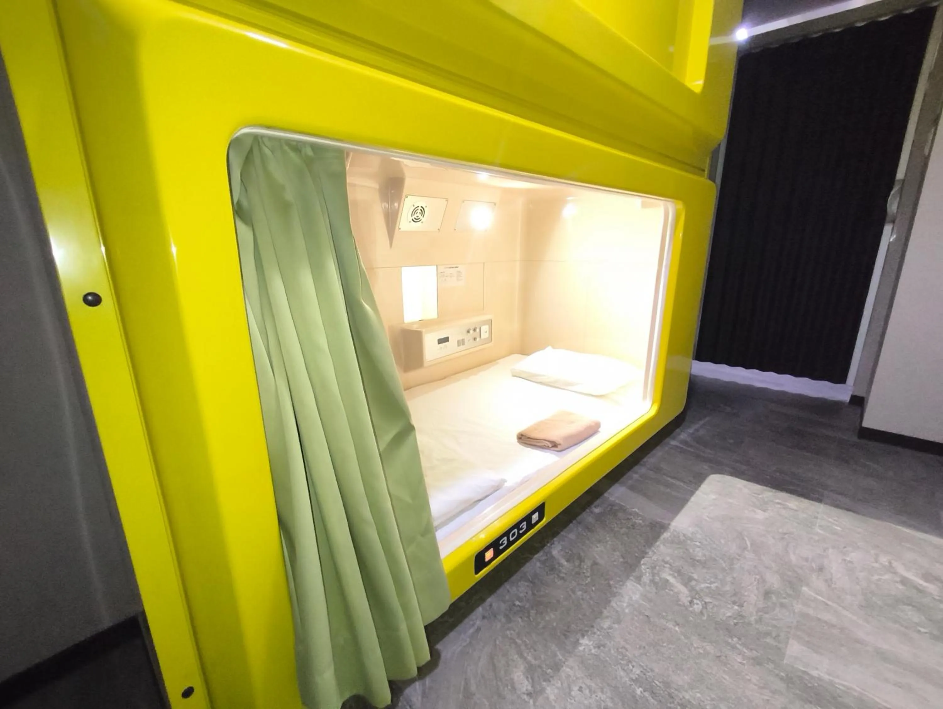 Bed in Hotel Shin-Imamiya