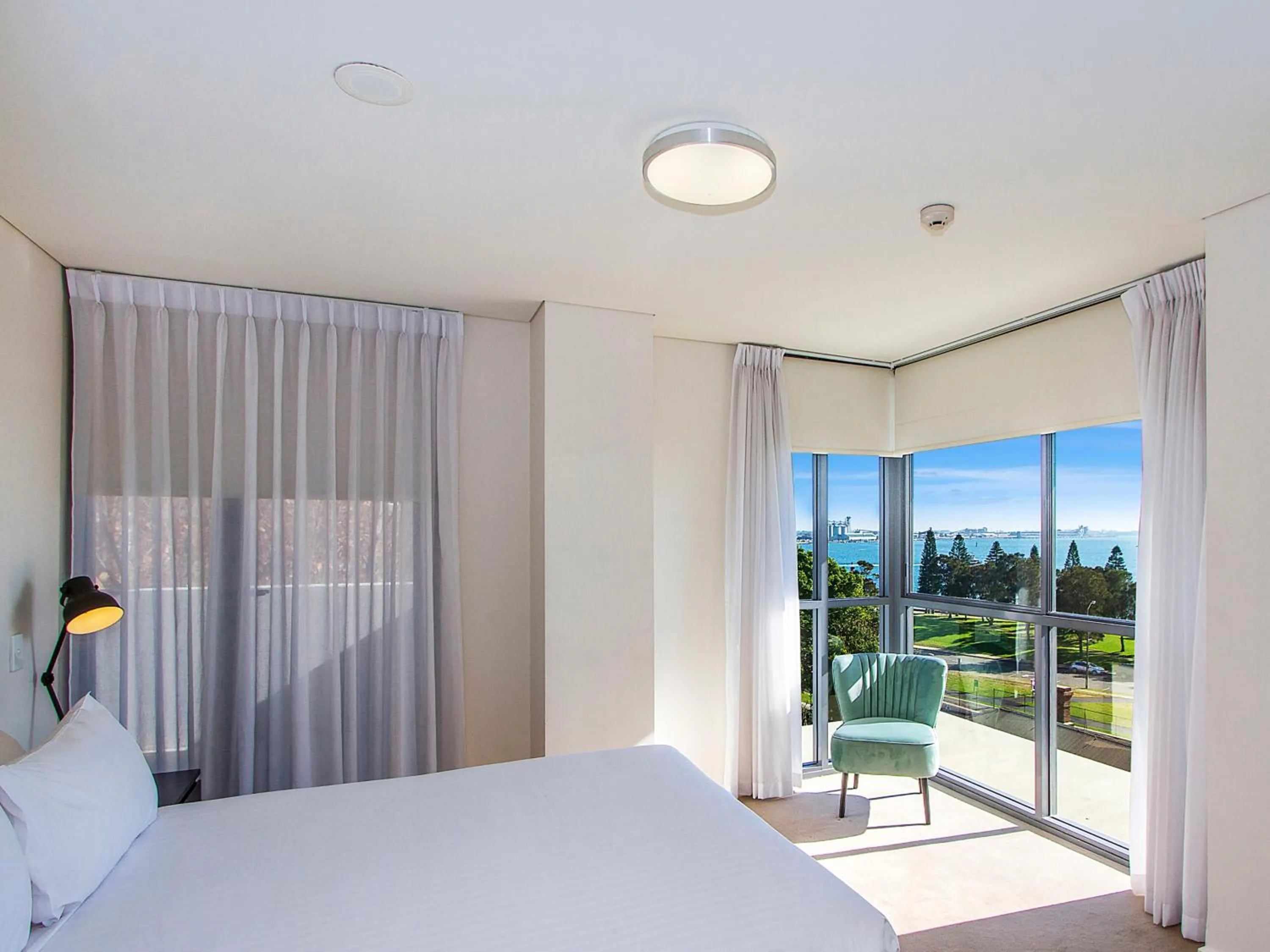 View (from property/room), Bed in Terminus Apartment Hotel, an Ascend Collection Hotel