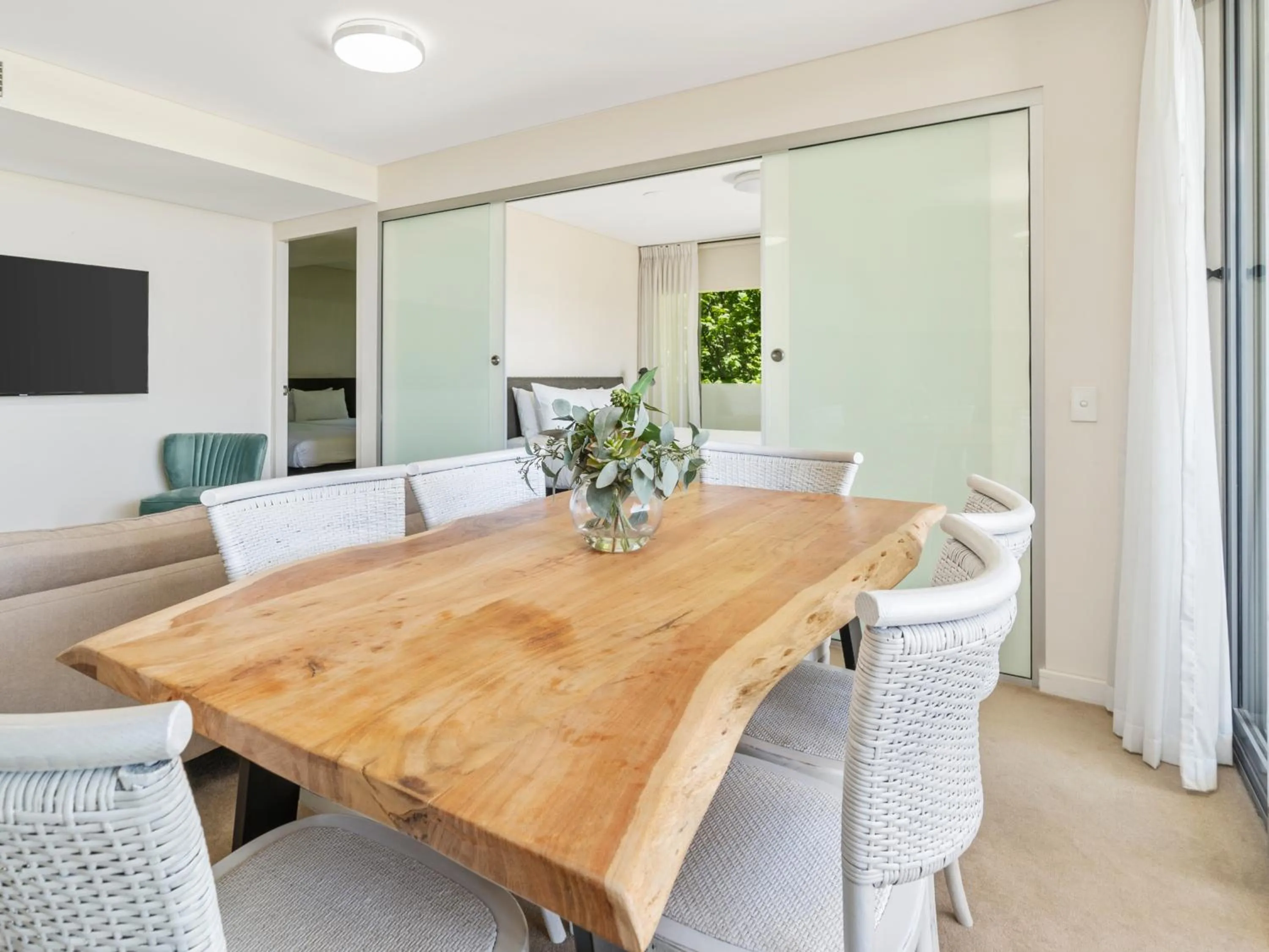 TV and multimedia in Terminus Apartment Hotel, an Ascend Collection Hotel