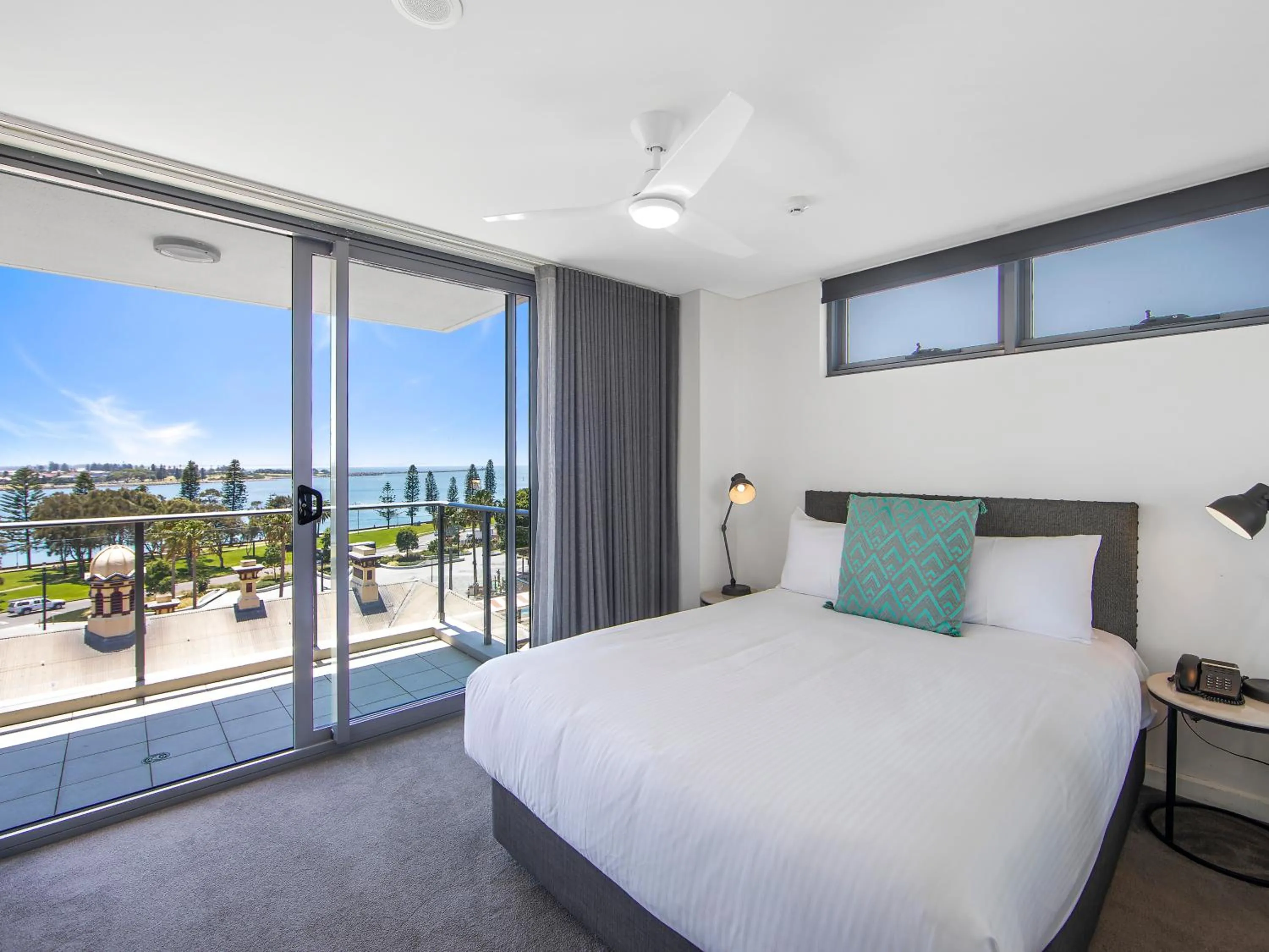 View (from property/room), Bed in Terminus Apartment Hotel, an Ascend Collection Hotel