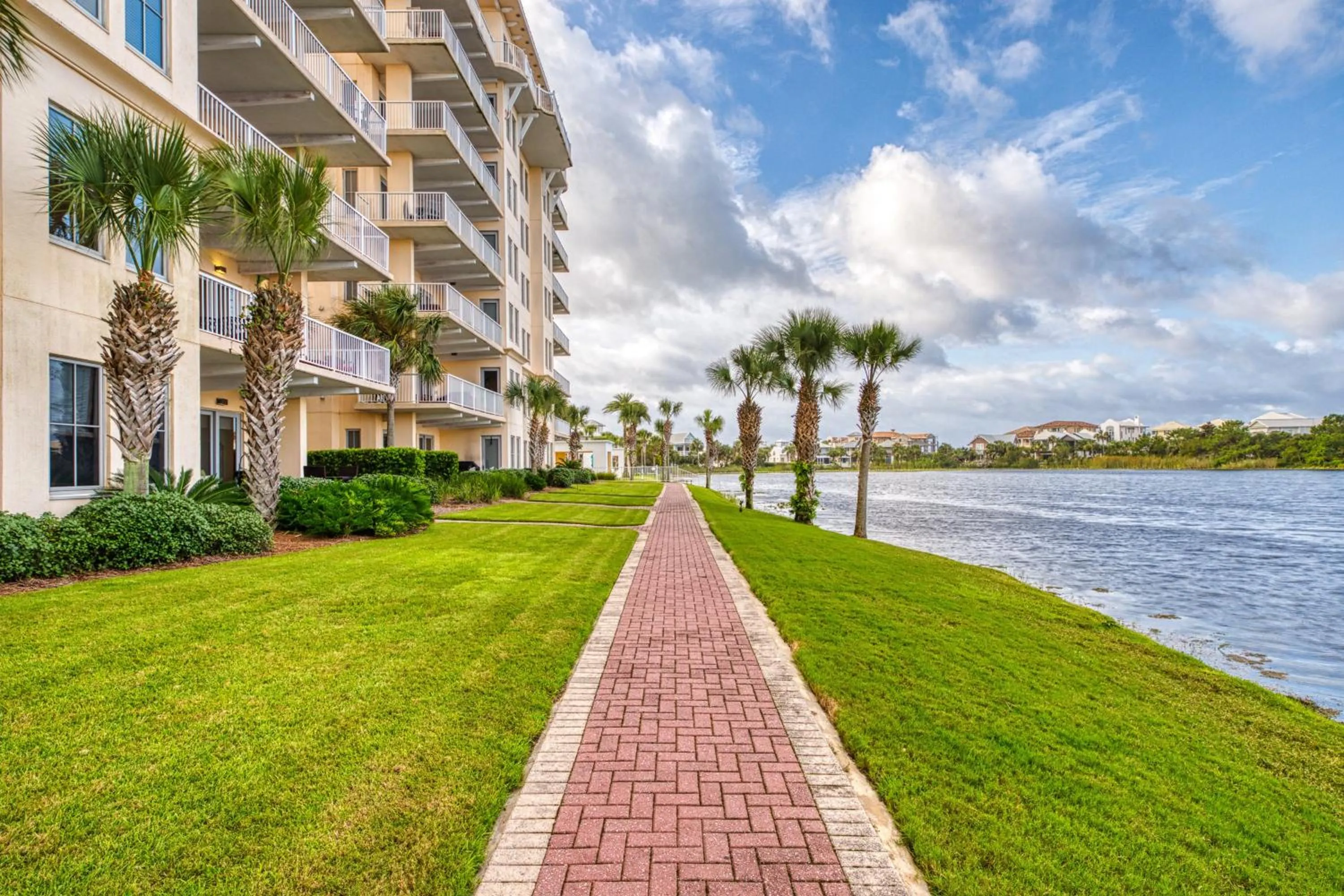 Carillon Beach Inn 202