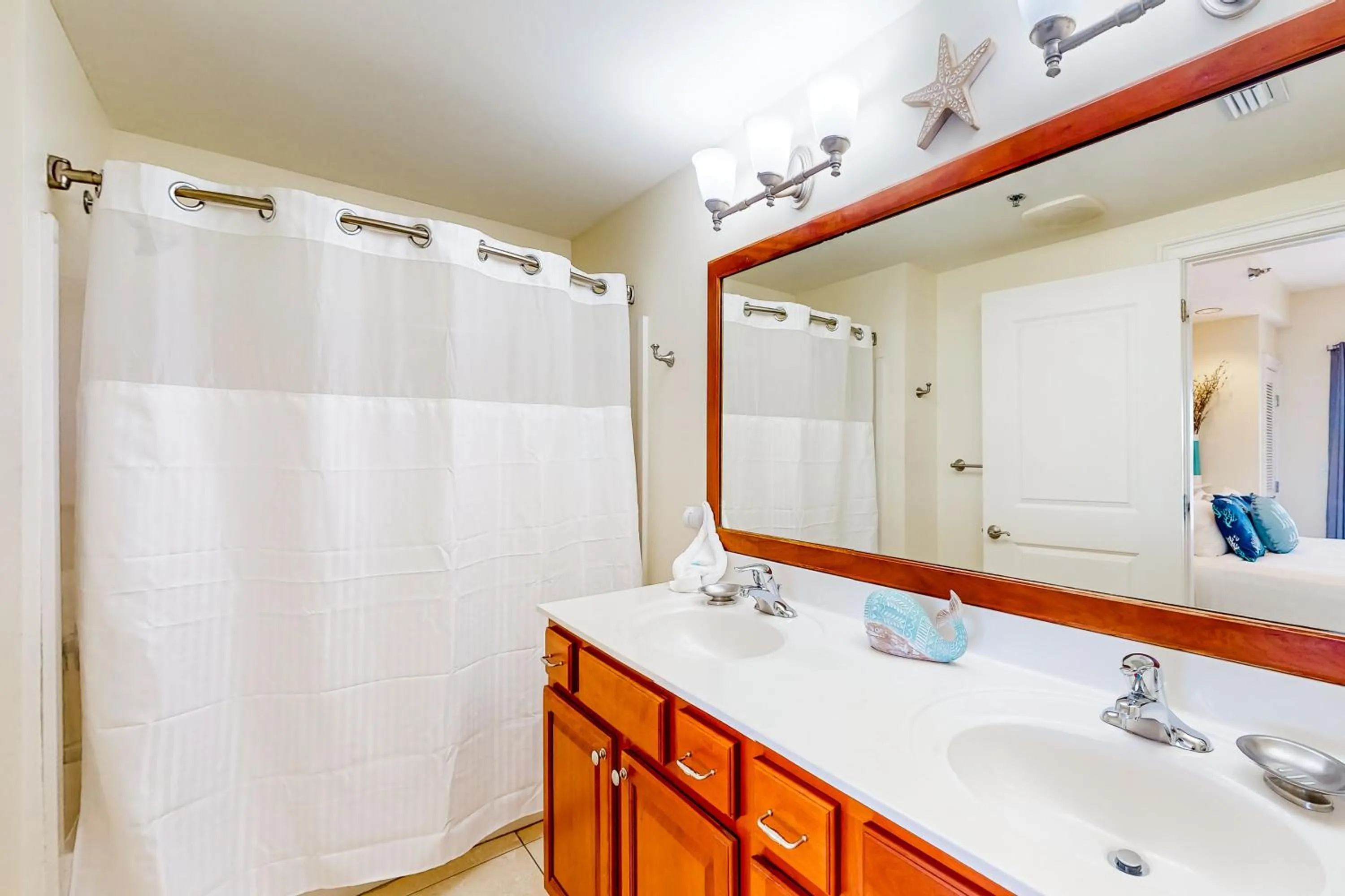Bathroom in Carillon Beach Inn 202
