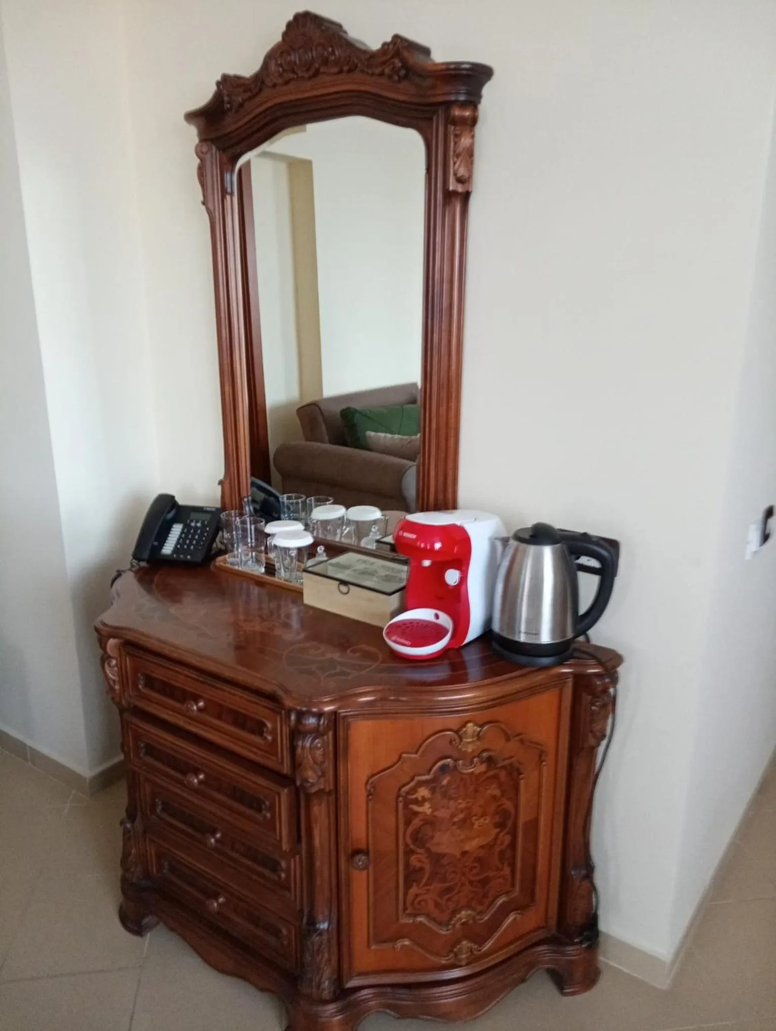 Coffee/tea facilities in El Locanda Boutique Hotel