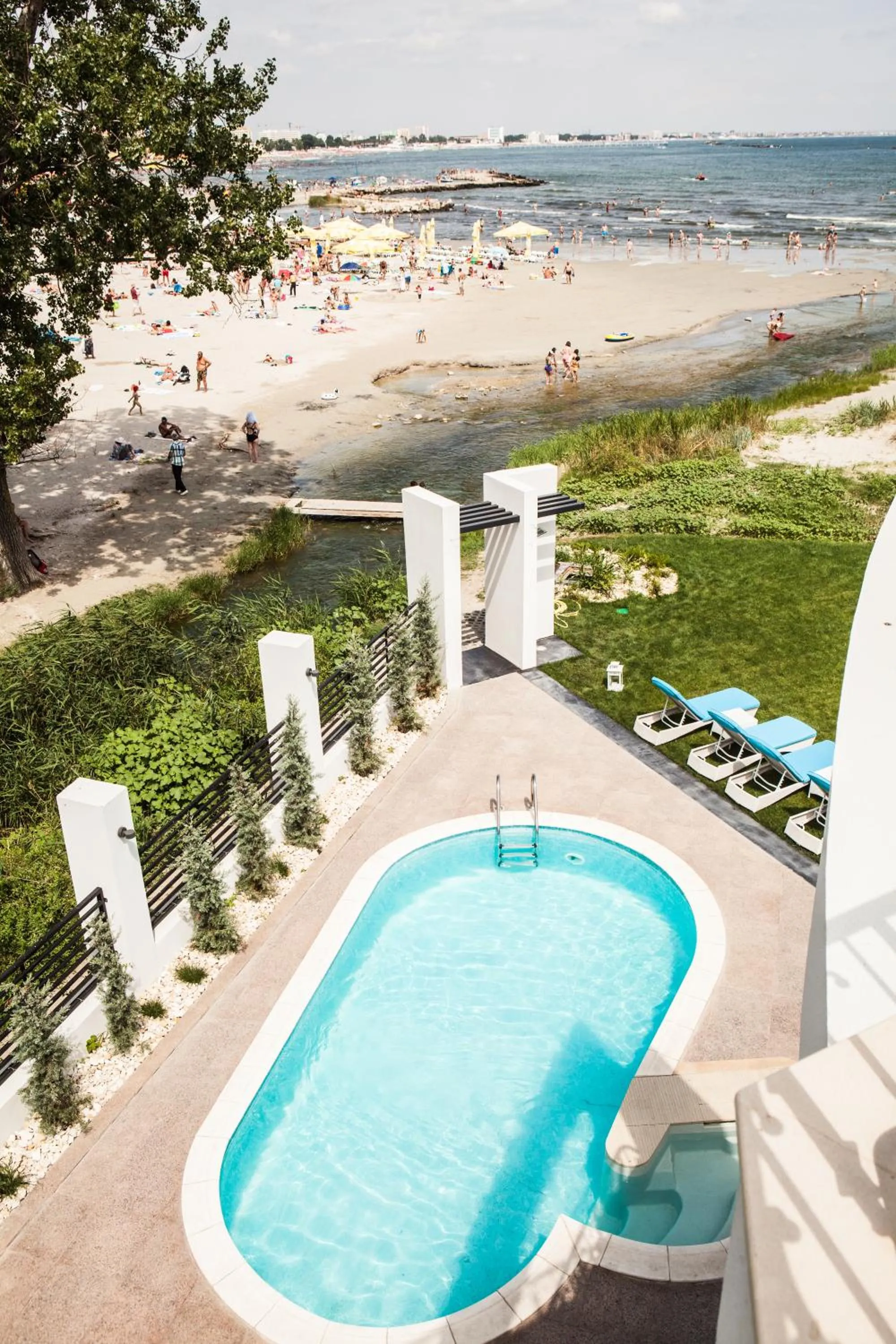 Swimming pool in El Locanda Boutique Hotel