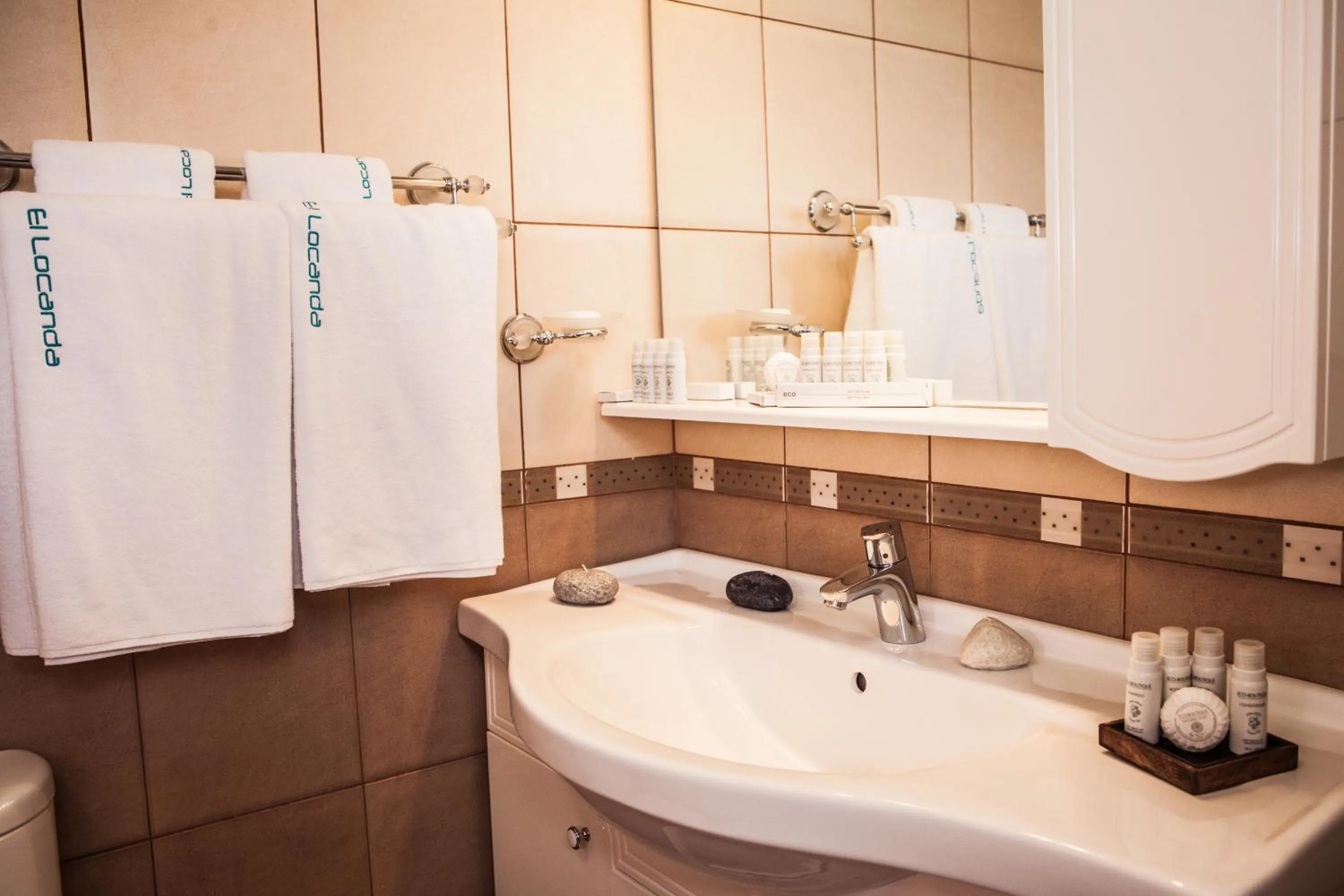 Bathroom in El Locanda Boutique Hotel