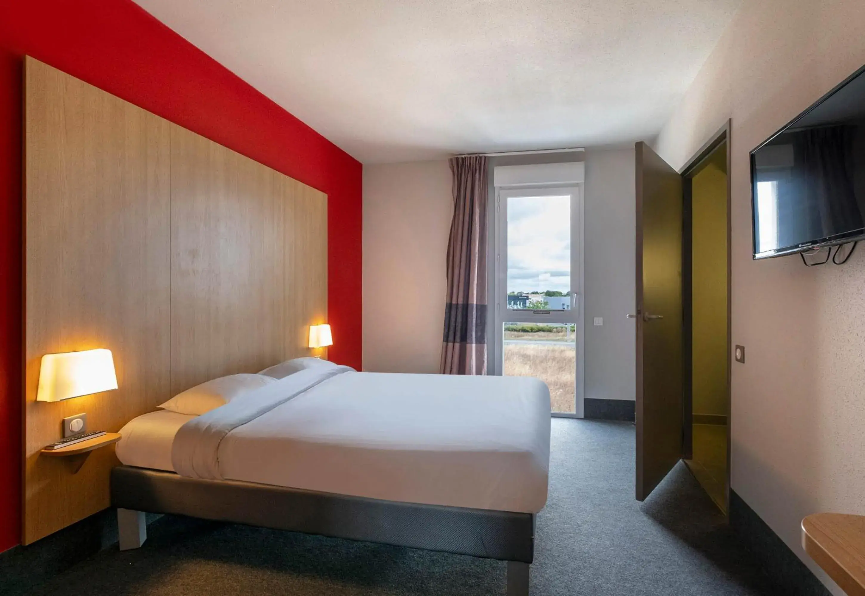 Double Room - Disability Access in B&B HOTEL La Rochelle Beaulieu Puilboreau Double Room - Disability Access in B&B HOTEL La Rochelle Beaulieu Puilboreau