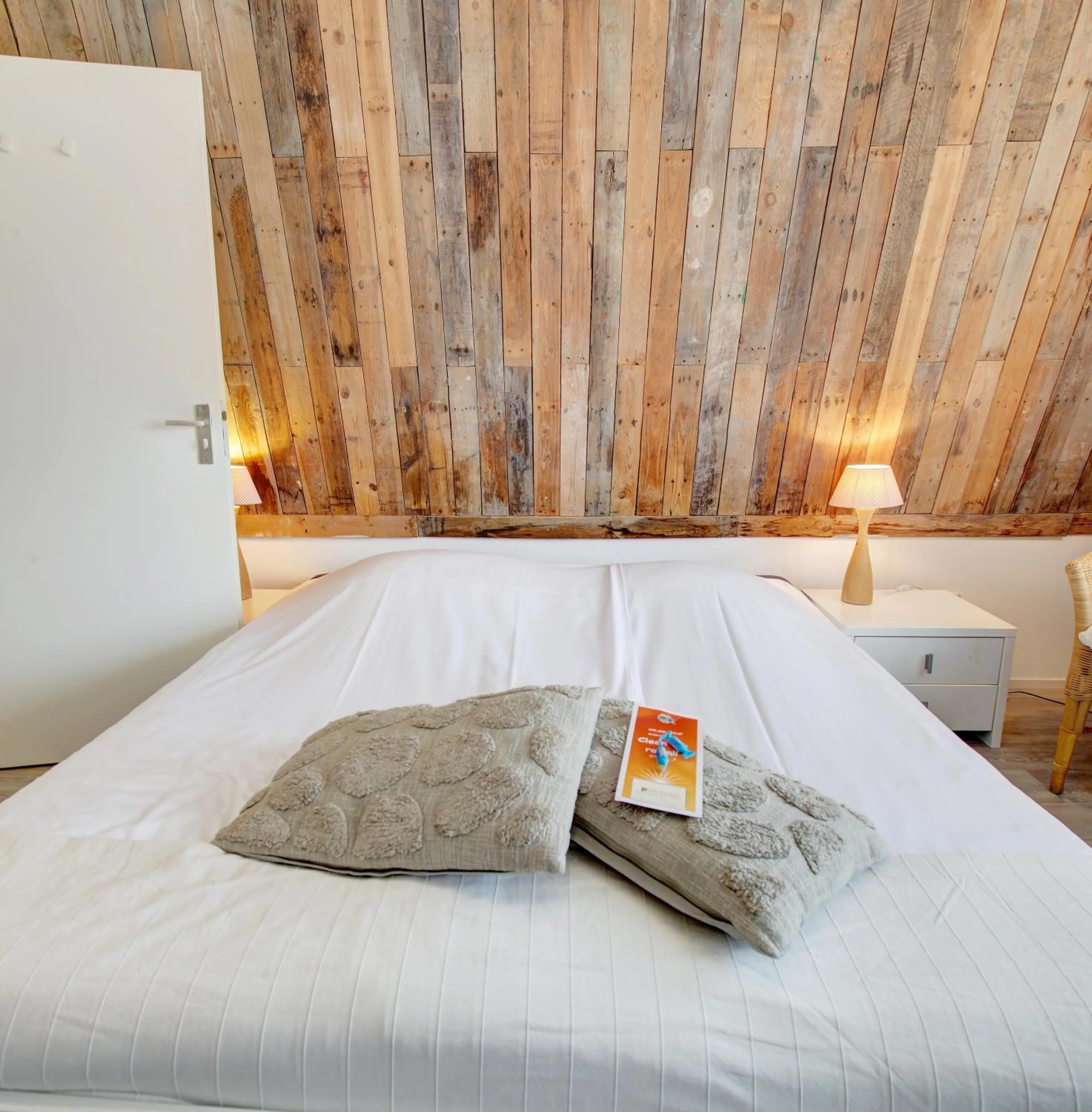 Bedroom, Bed in Hotel Kijkduin