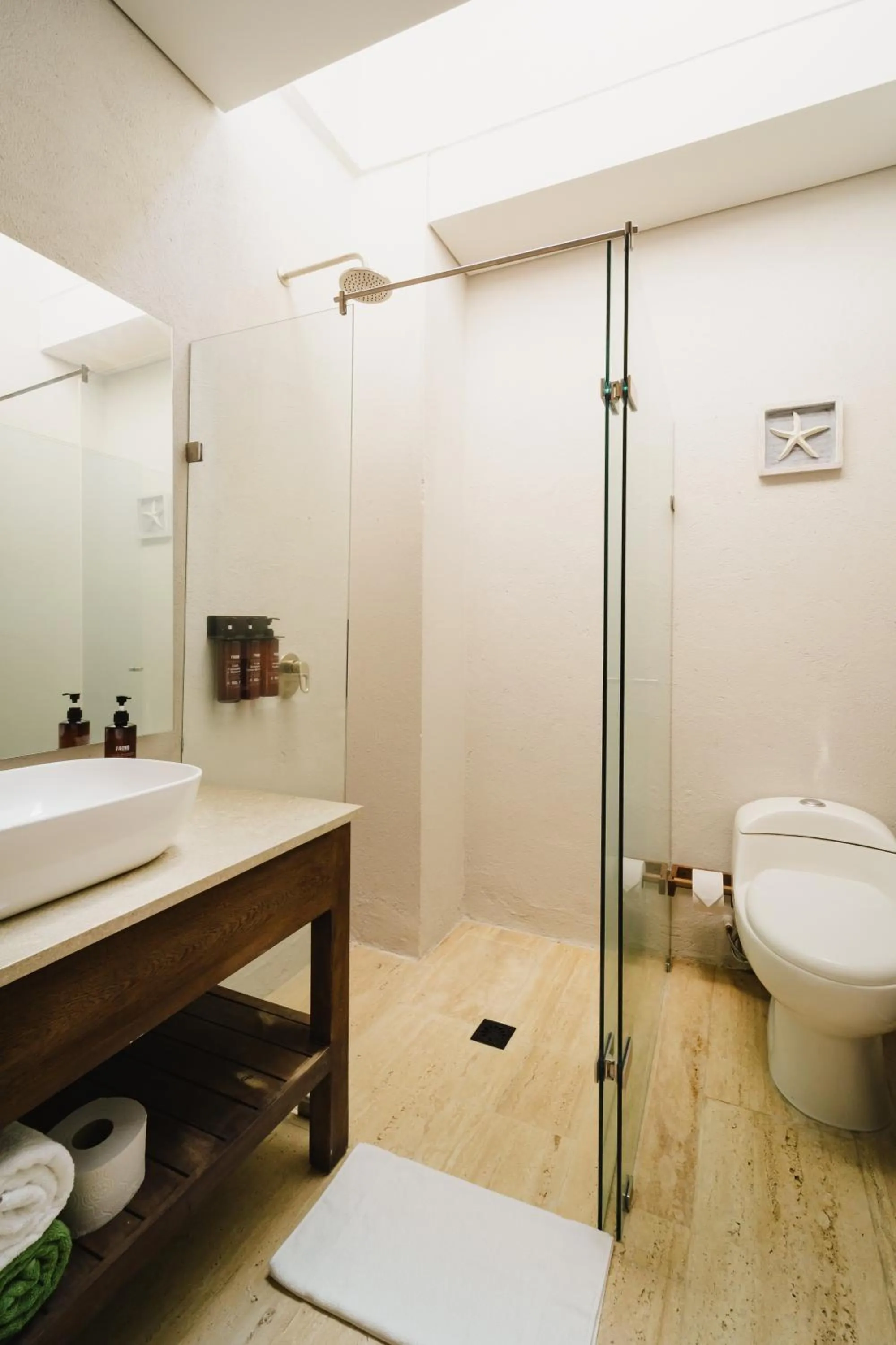 Bath in Naio Hotel y Villas By OxoHotel