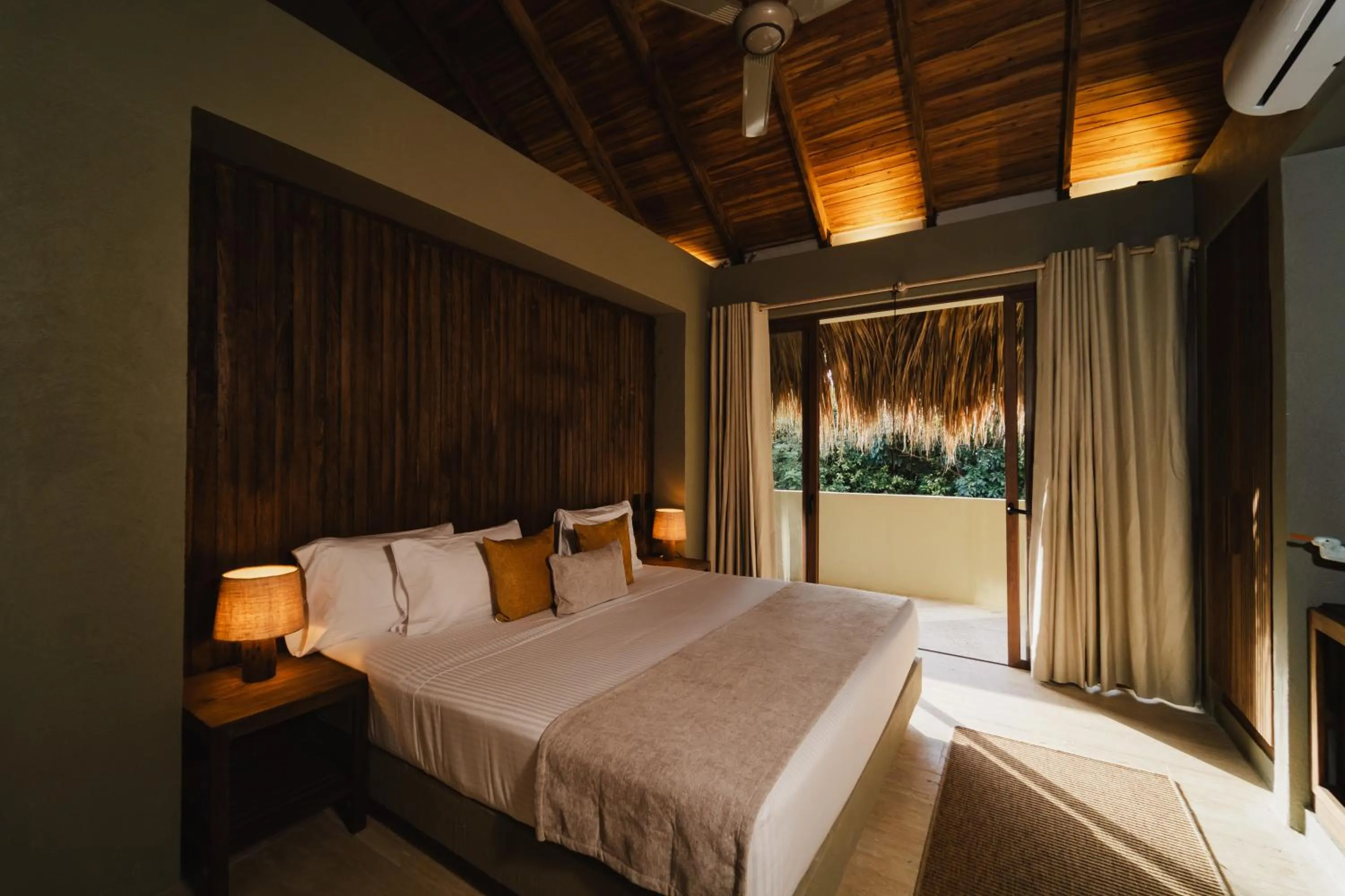 Bedroom, Bed in Naio Hotel y Villas By OxoHotel