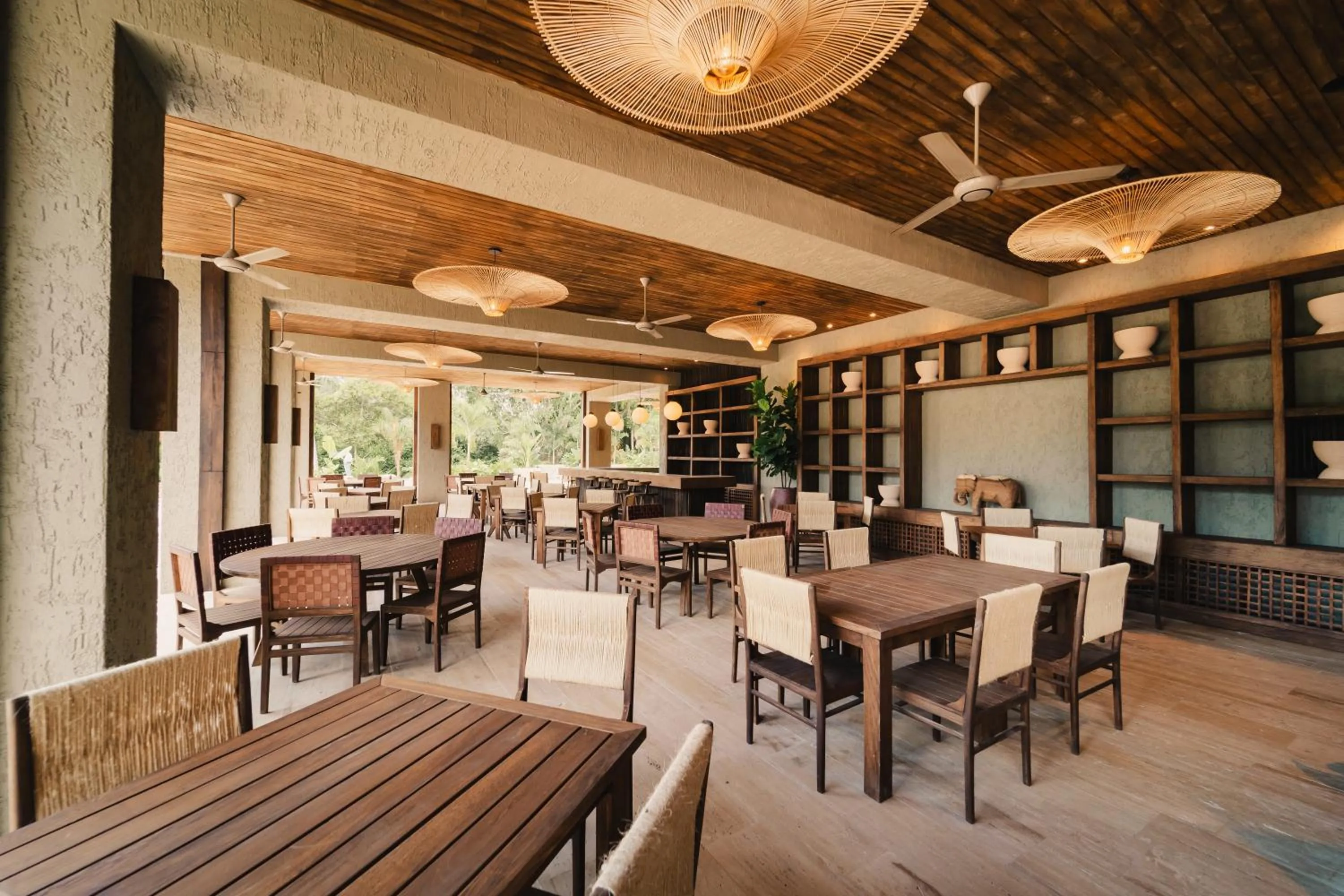 Restaurant/places to eat in Naio Hotel y Villas By OxoHotel