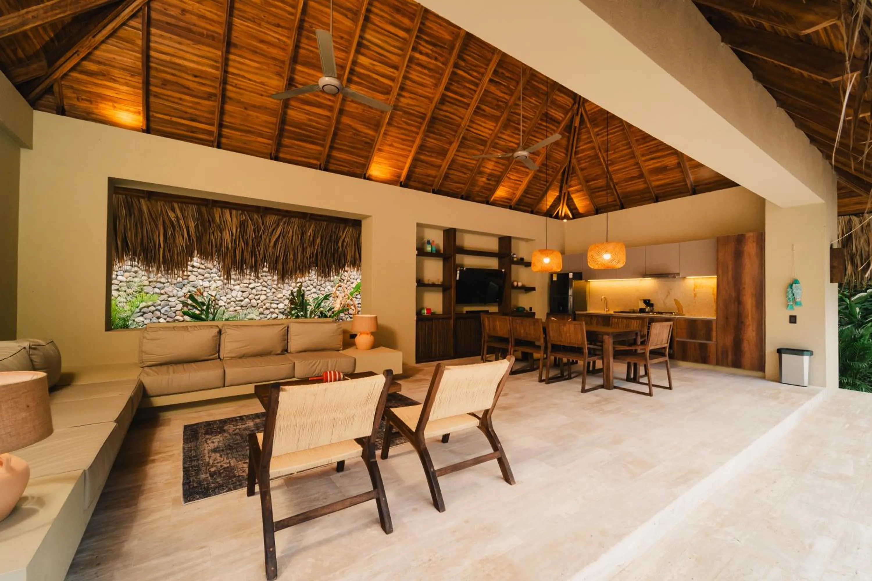 Seating area in Naio Hotel y Villas By OxoHotel