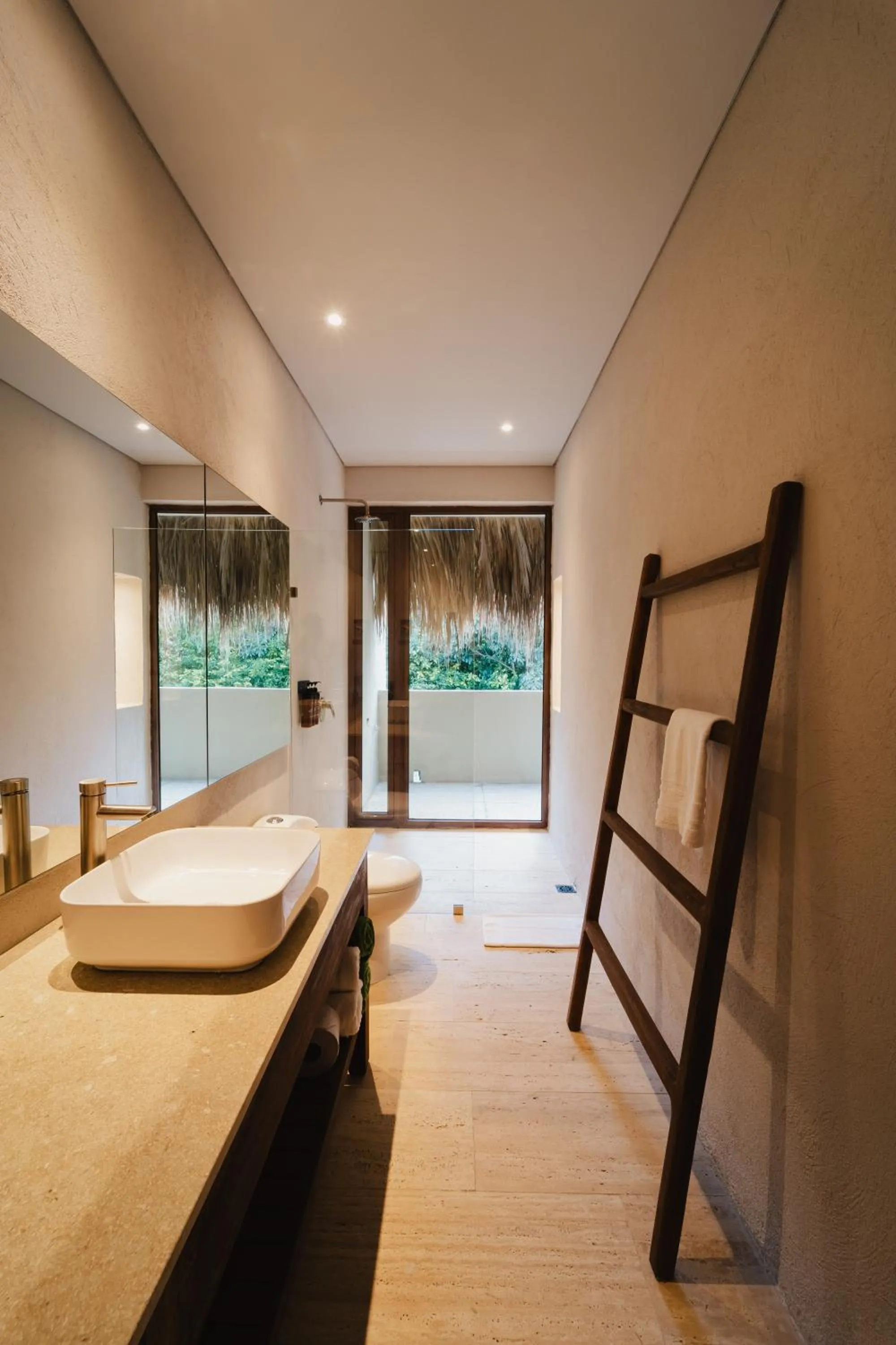 Bathroom, Bed in Naio Hotel y Villas By OxoHotel