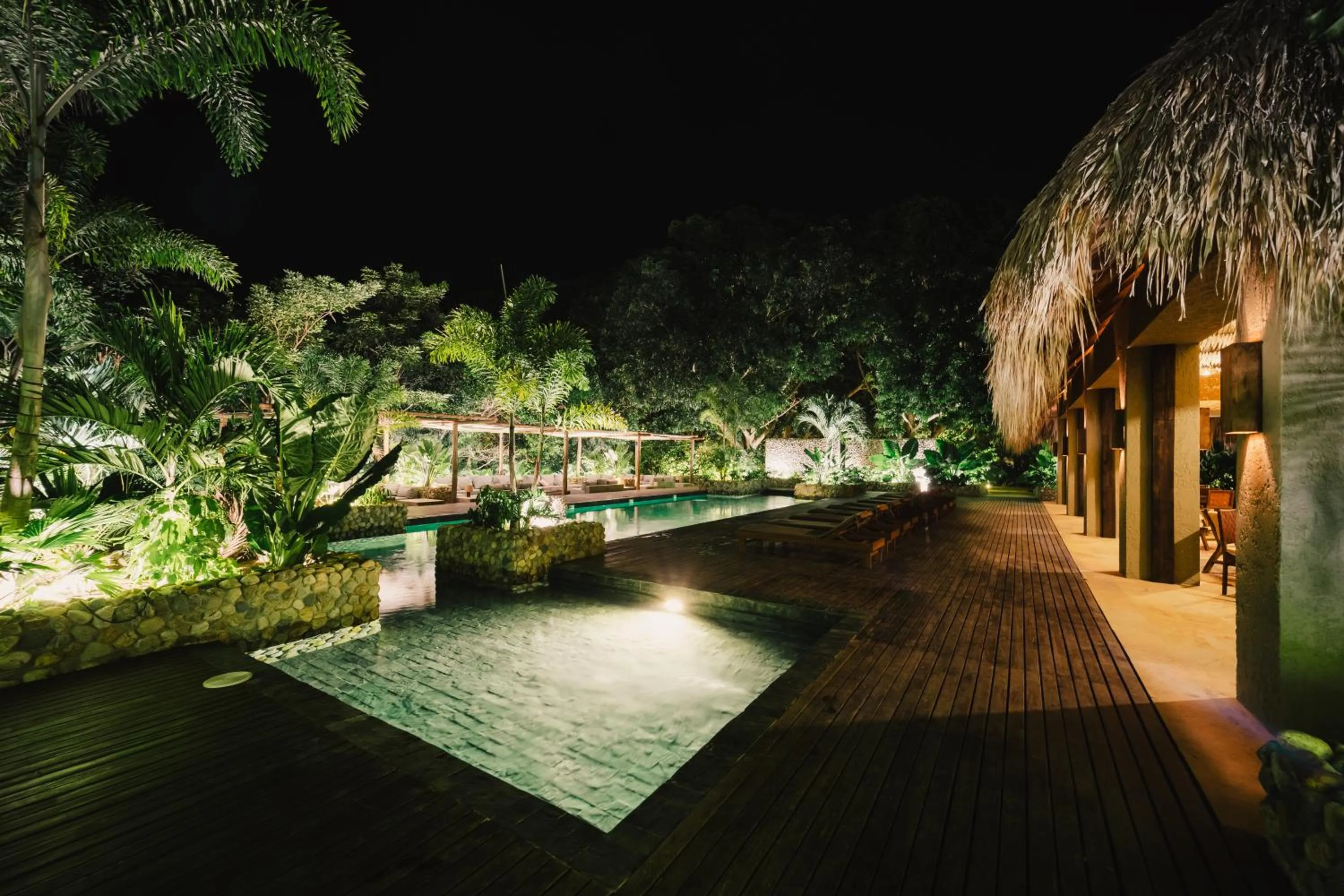 Swimming pool in Naio Hotel y Villas By OxoHotel