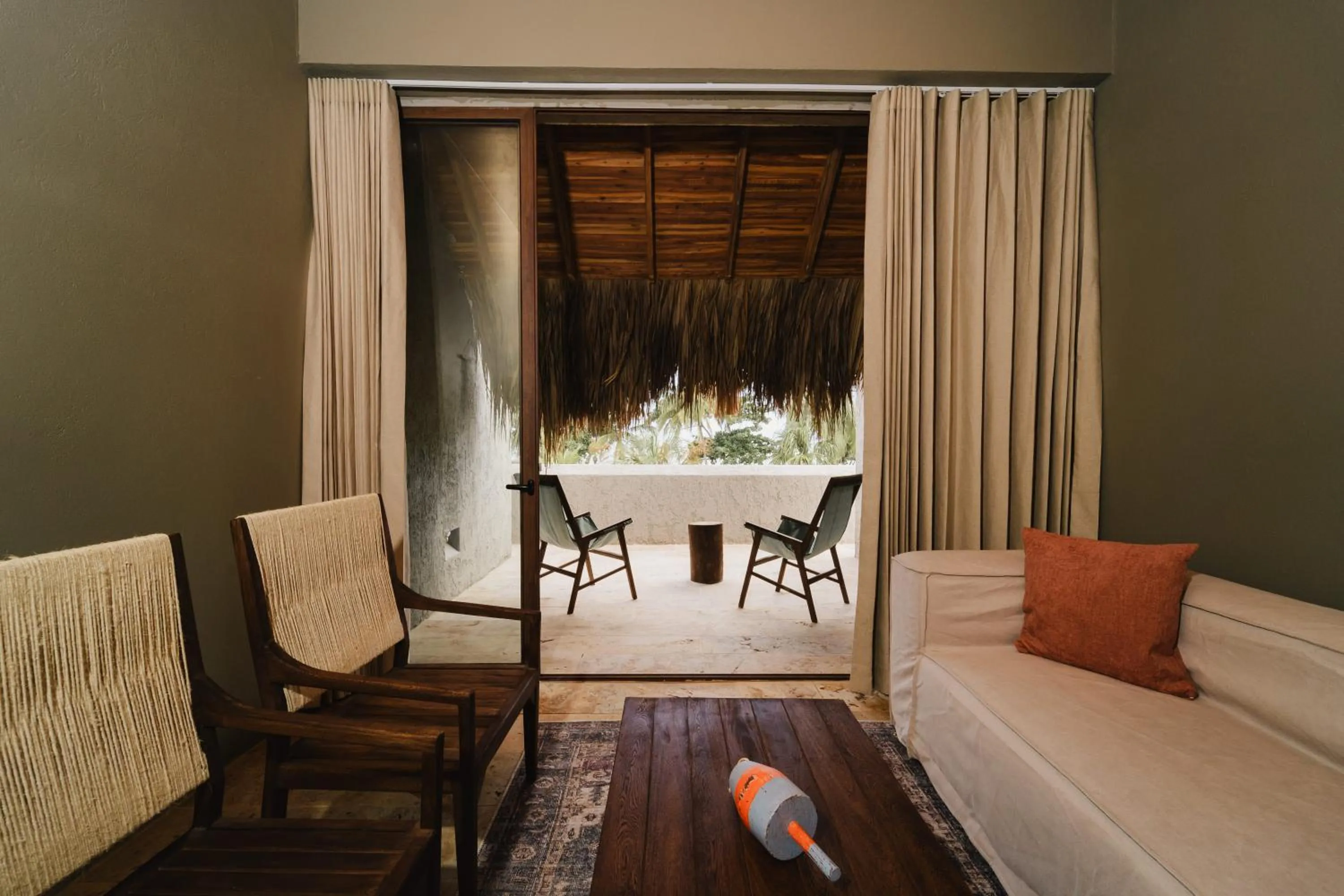 Living room, Bed in Naio Hotel y Villas By OxoHotel