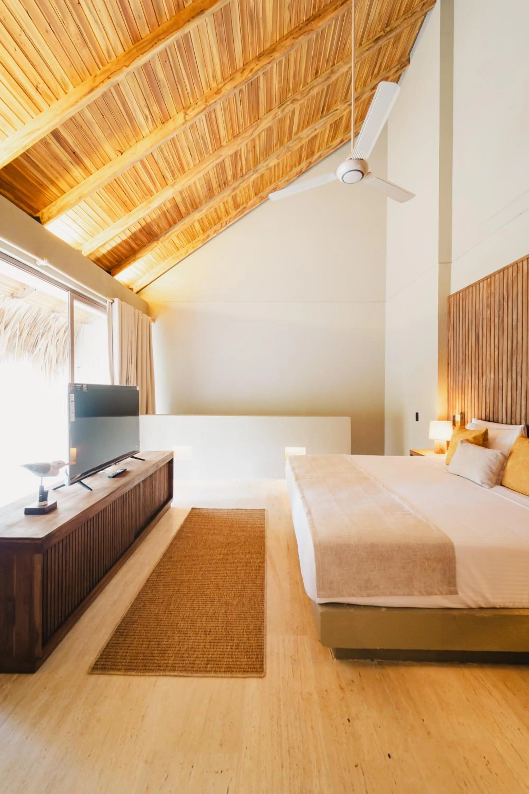 Photo of the whole room, Bed in Naio Hotel y Villas By OxoHotel