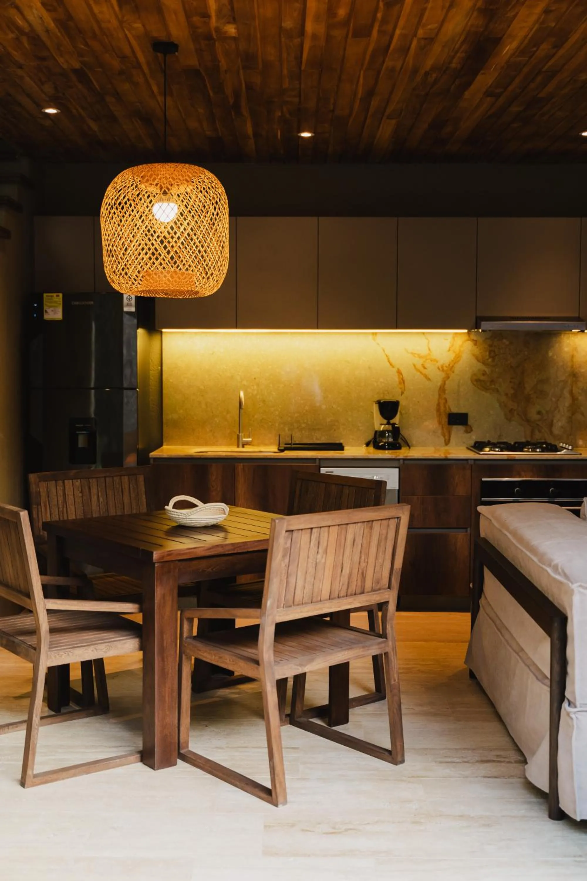 Dining area in Naio Hotel y Villas By OxoHotel