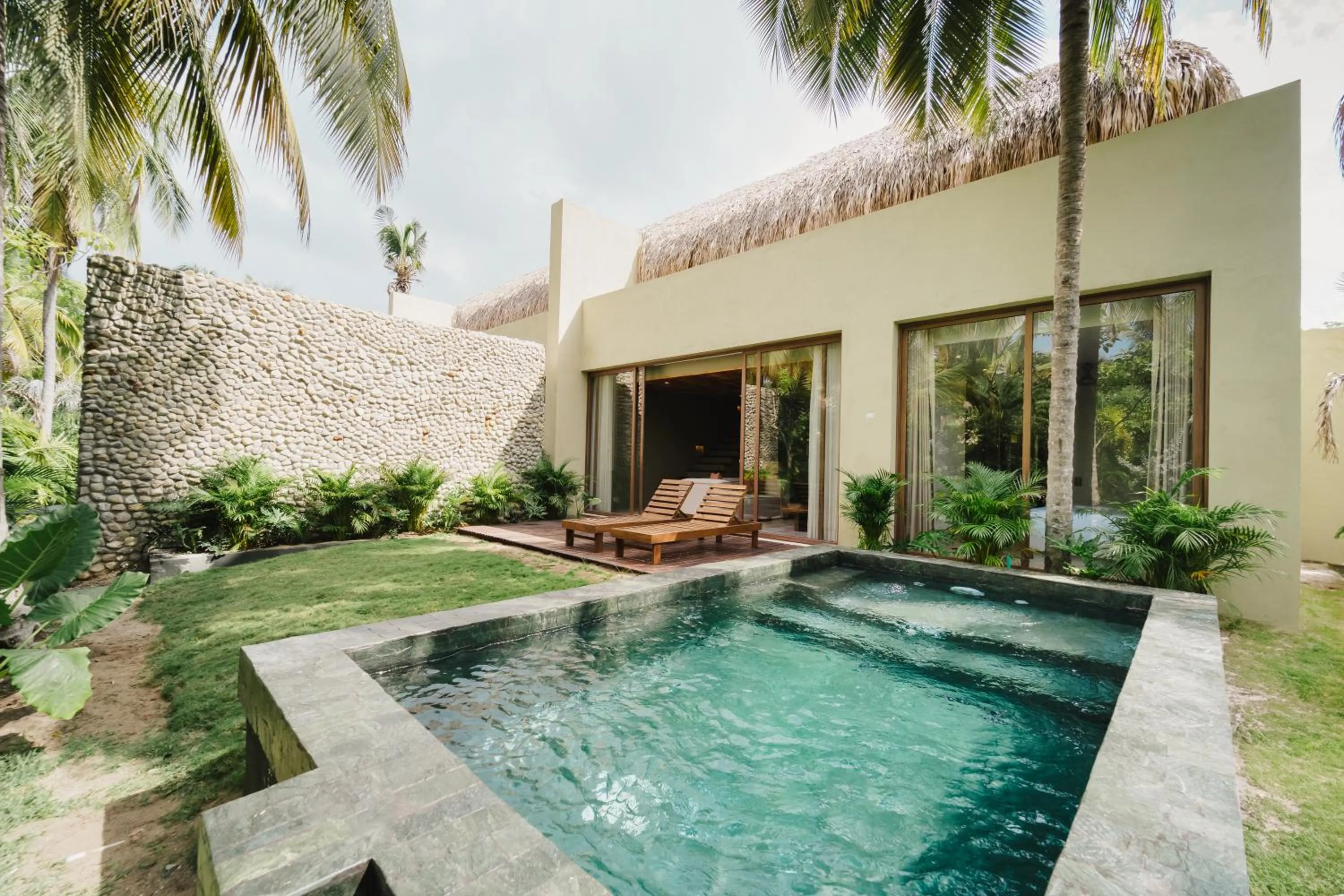 Swimming pool in Naio Hotel y Villas By OxoHotel