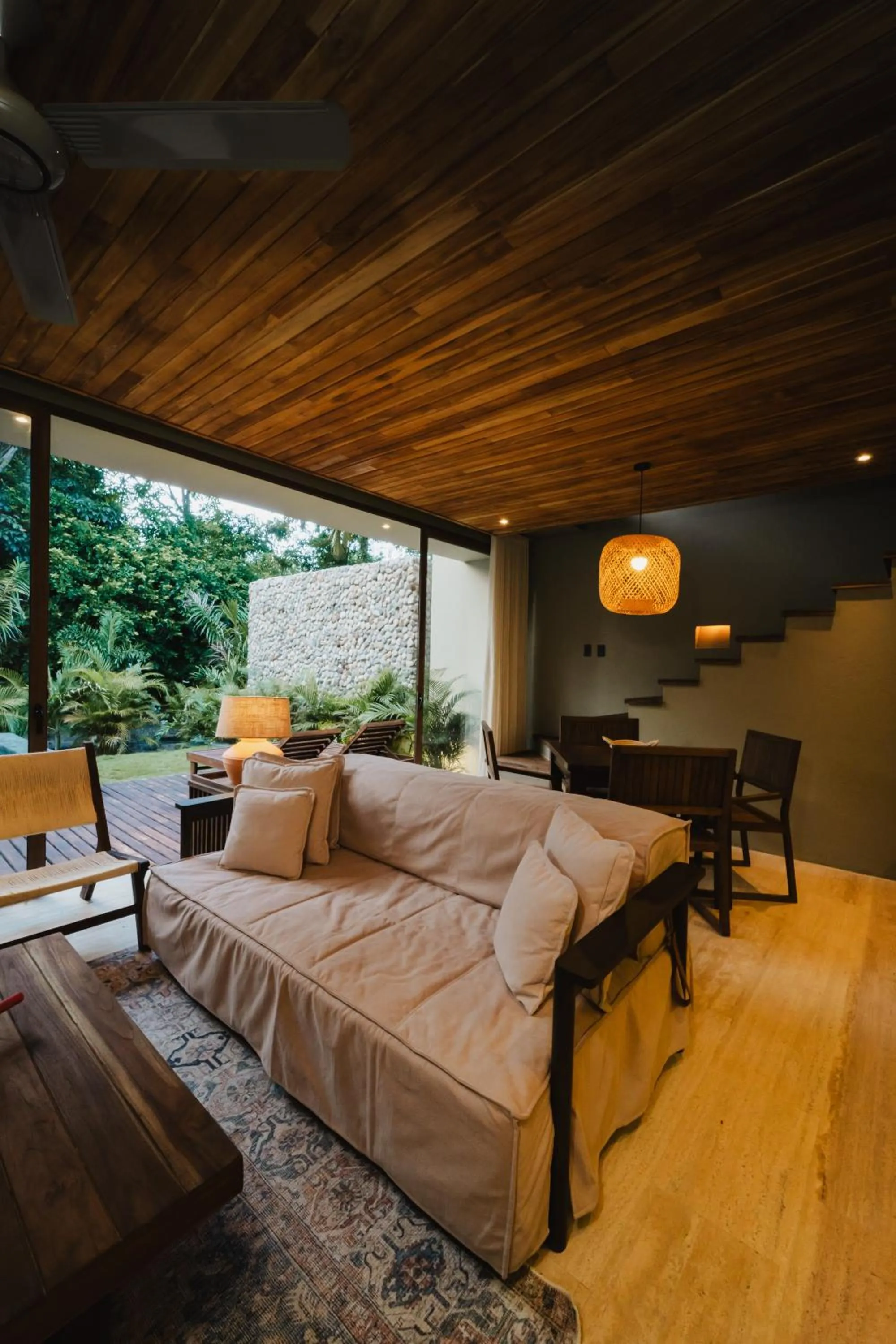 Living room, Bed in Naio Hotel y Villas By OxoHotel