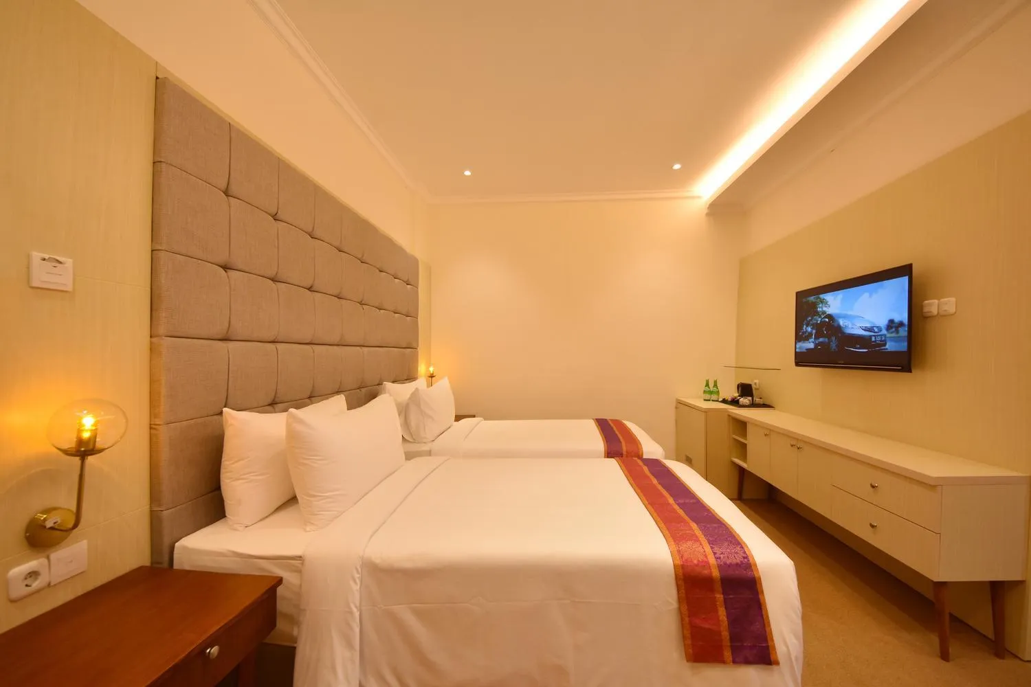 Bed in KHAS Ombilin Hotel