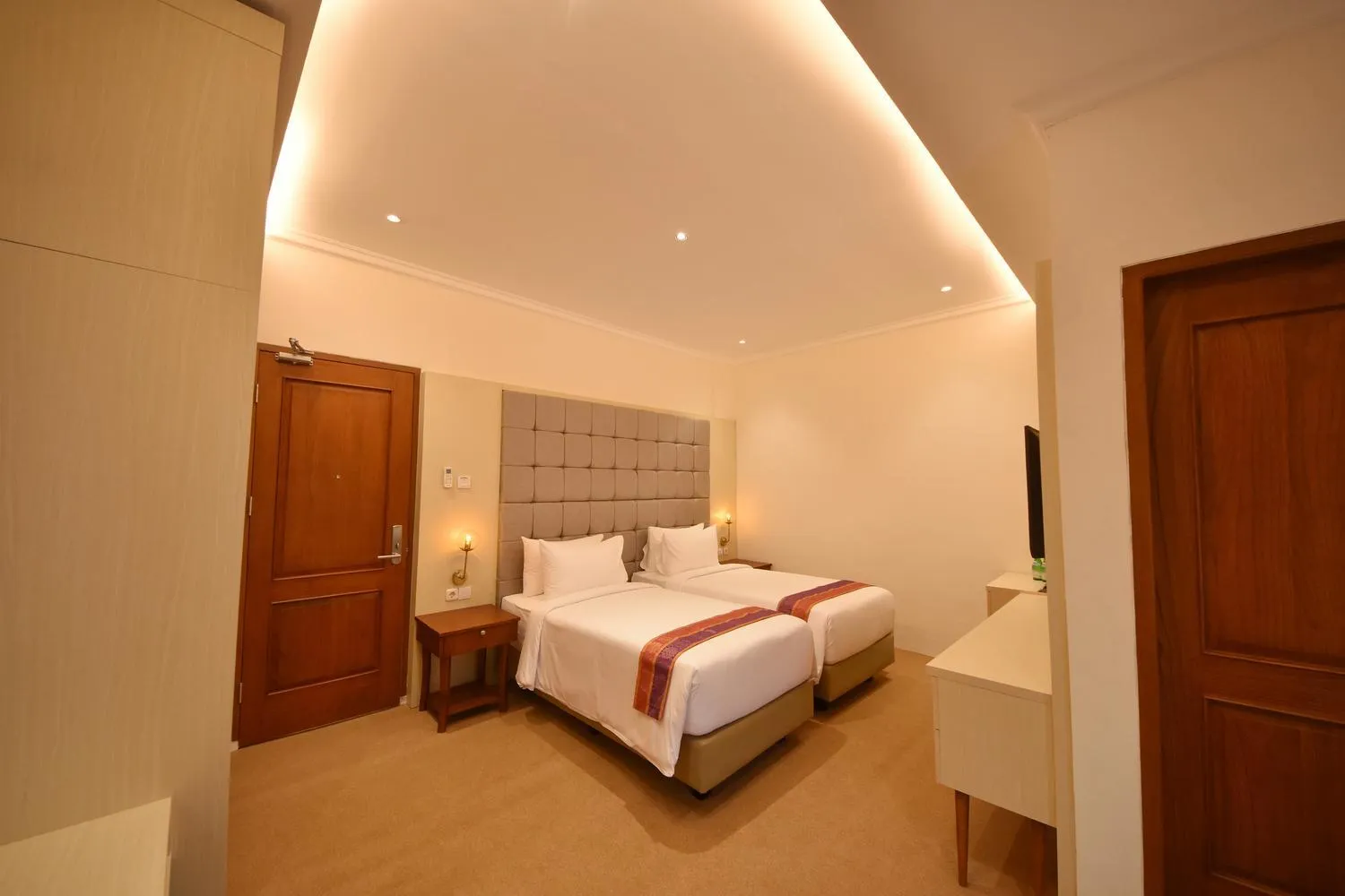 Bed in KHAS Ombilin Hotel