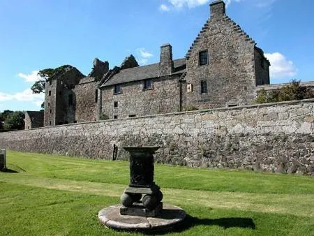 Area and facilities in Aberdour Hotel, Stables Rooms & Beer Garden