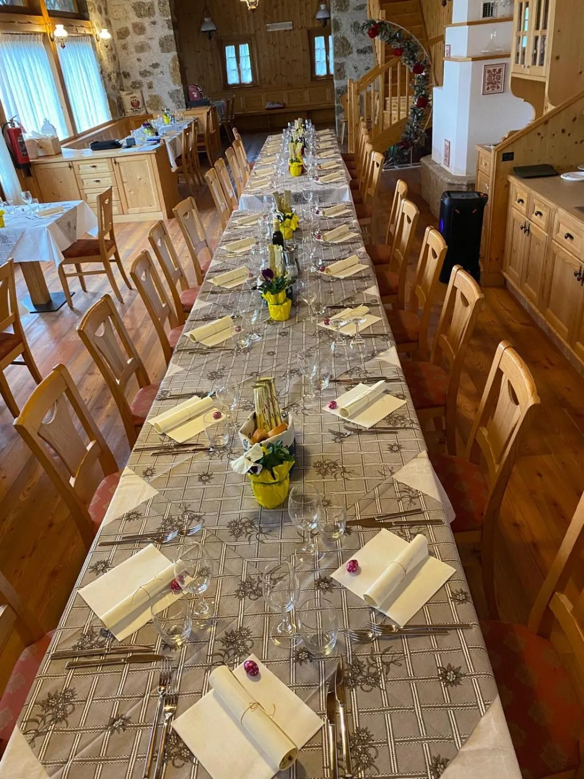 Restaurant/places to eat in Hotel Aplis