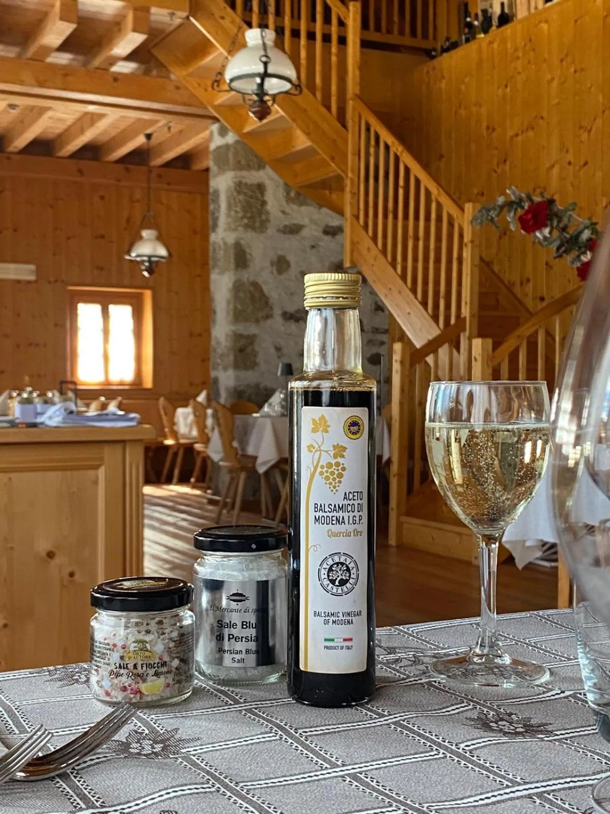 Restaurant/places to eat in Hotel Aplis