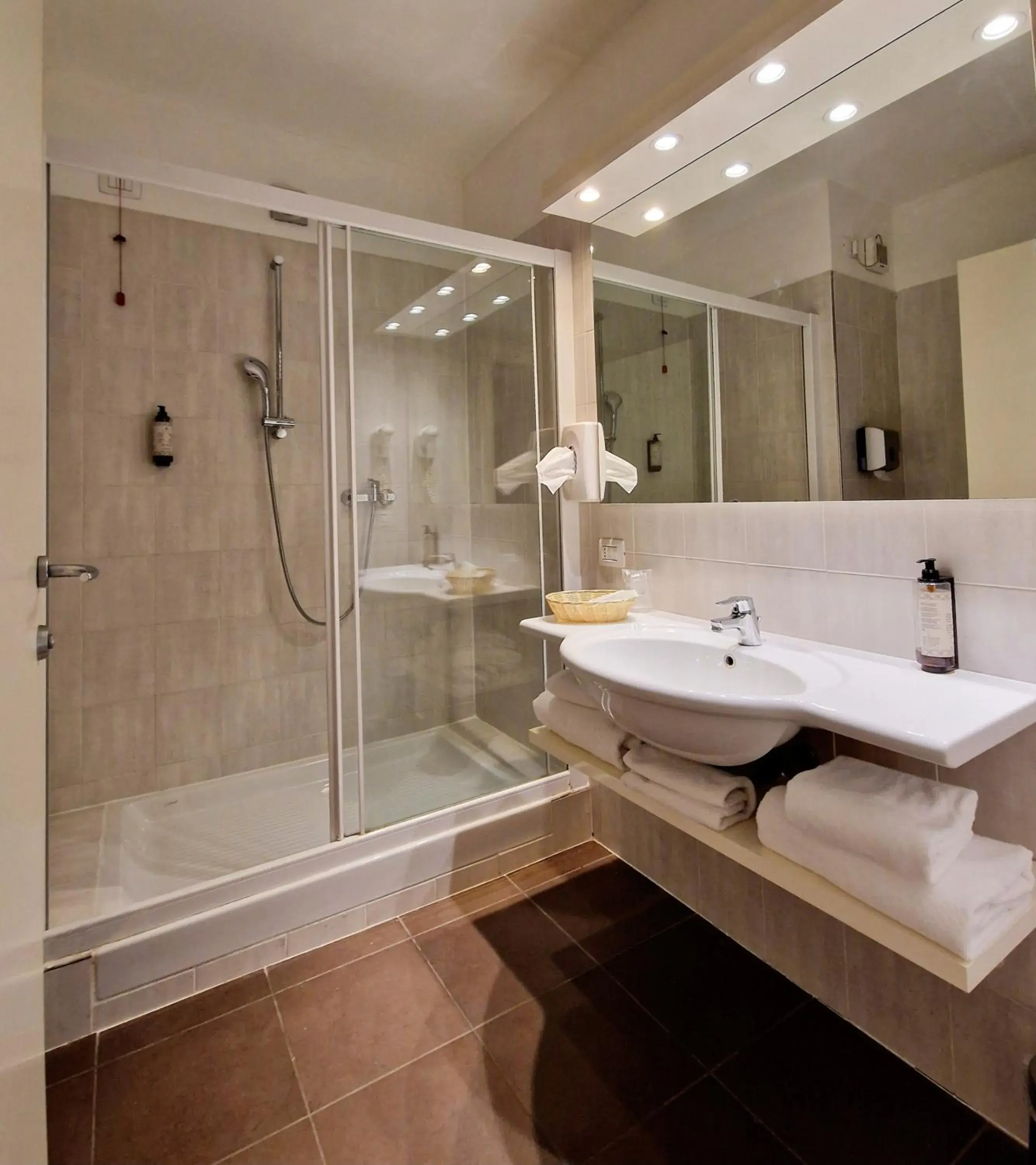 Twin Room in Hotel Motel Piu' Twin Room in Hotel Motel Piu'