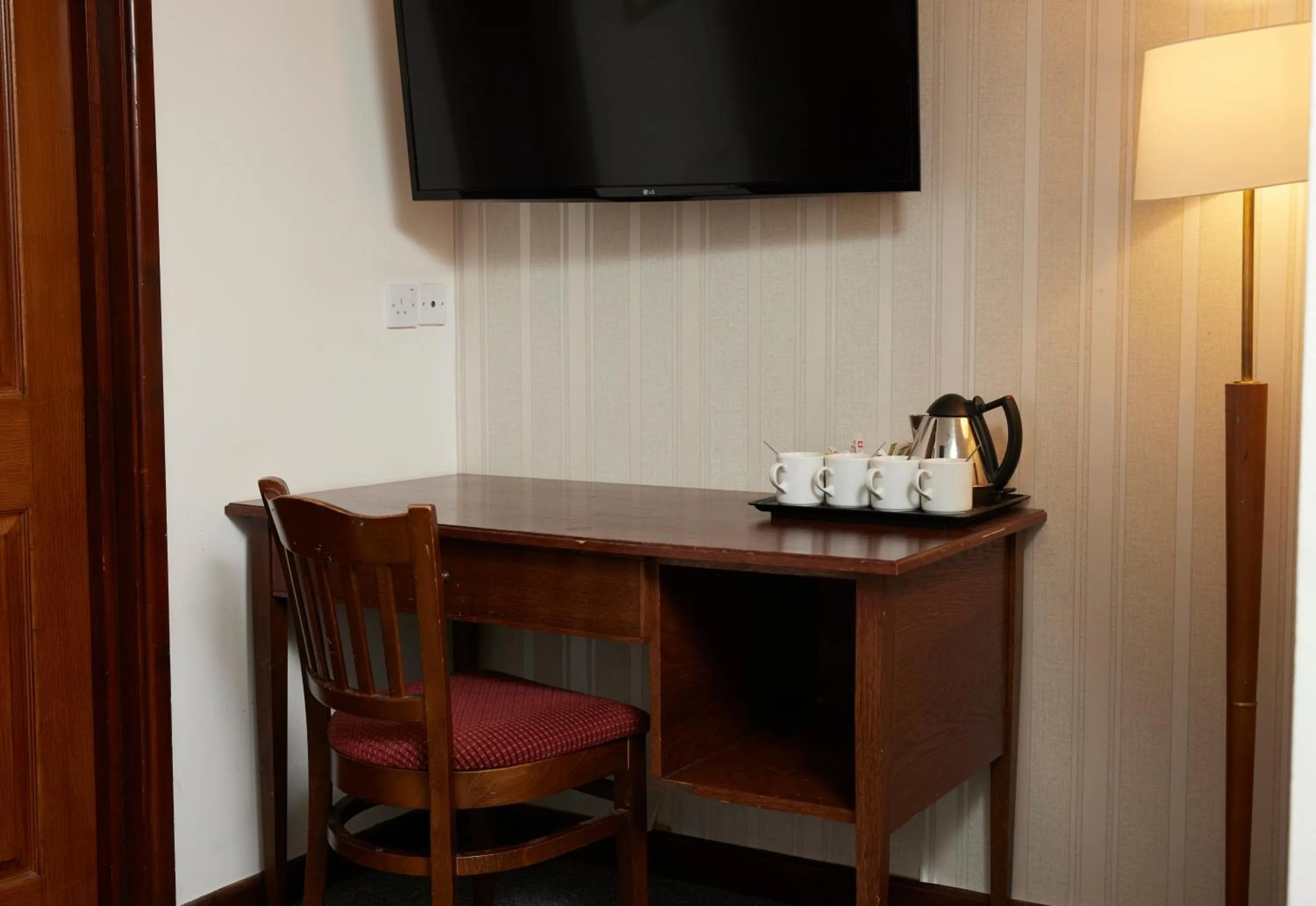 Bedroom in Hunters Hall Inn by Greene King Inns