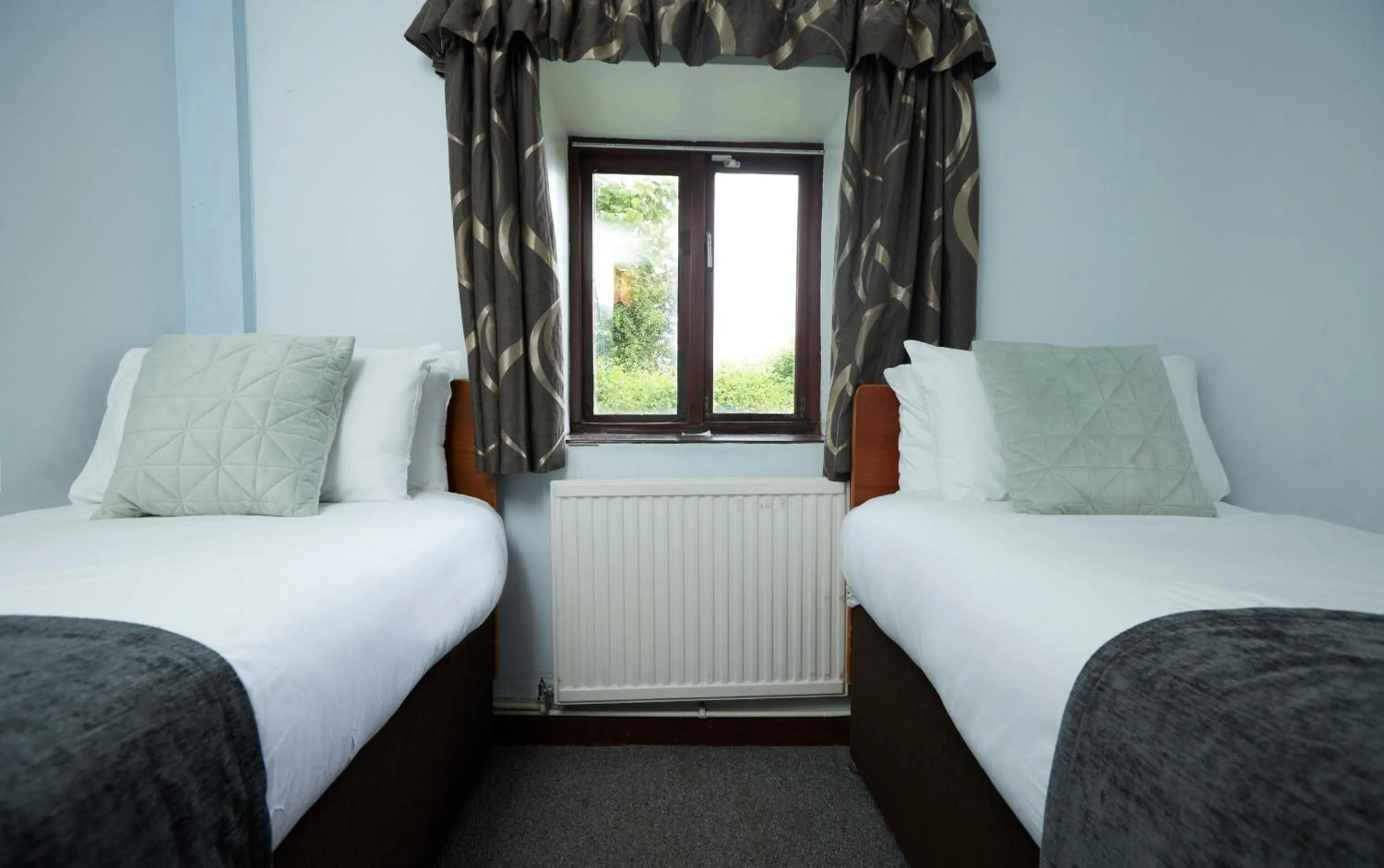 Bedroom, Bed in Hunters Hall Inn by Greene King Inns