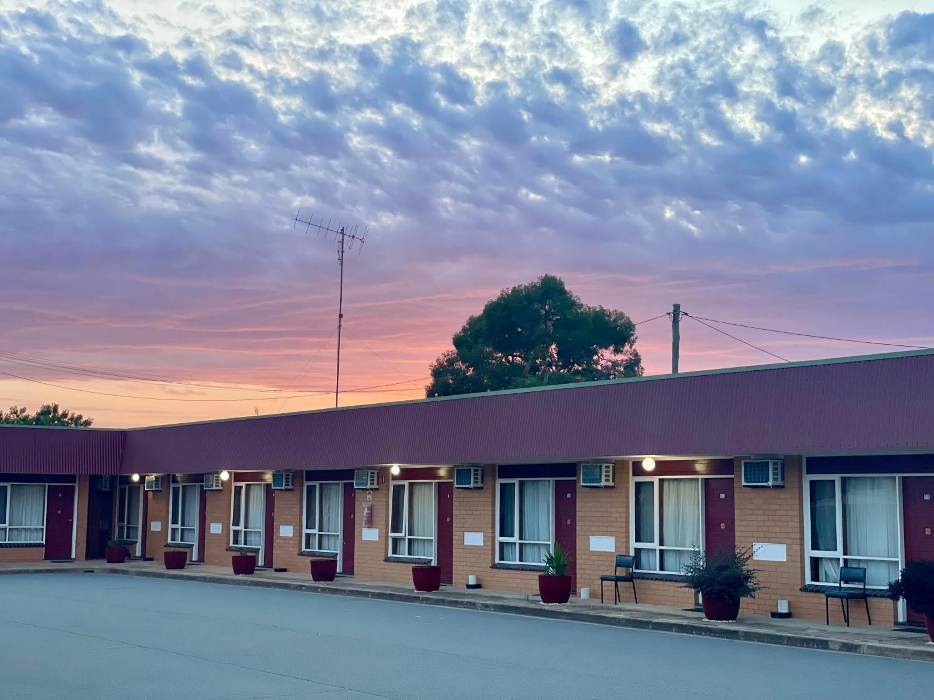 Century Motor Inn, Finley