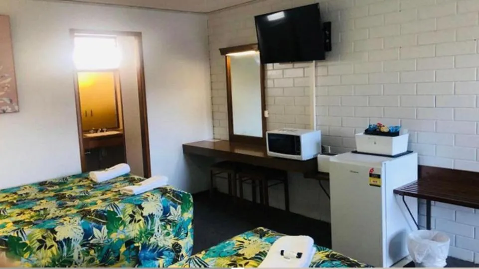 TV and multimedia, Bed in Century Motor Inn, Finley