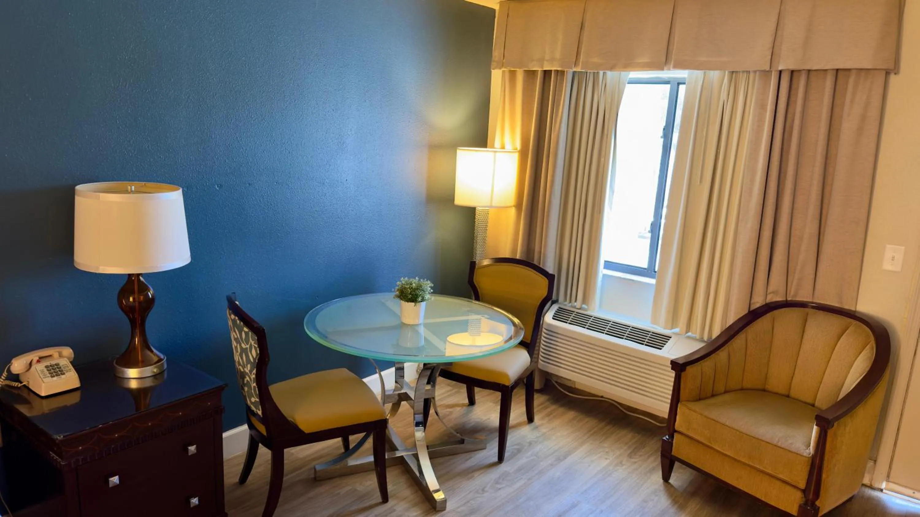 Seating area in Hotel Monte Carlo