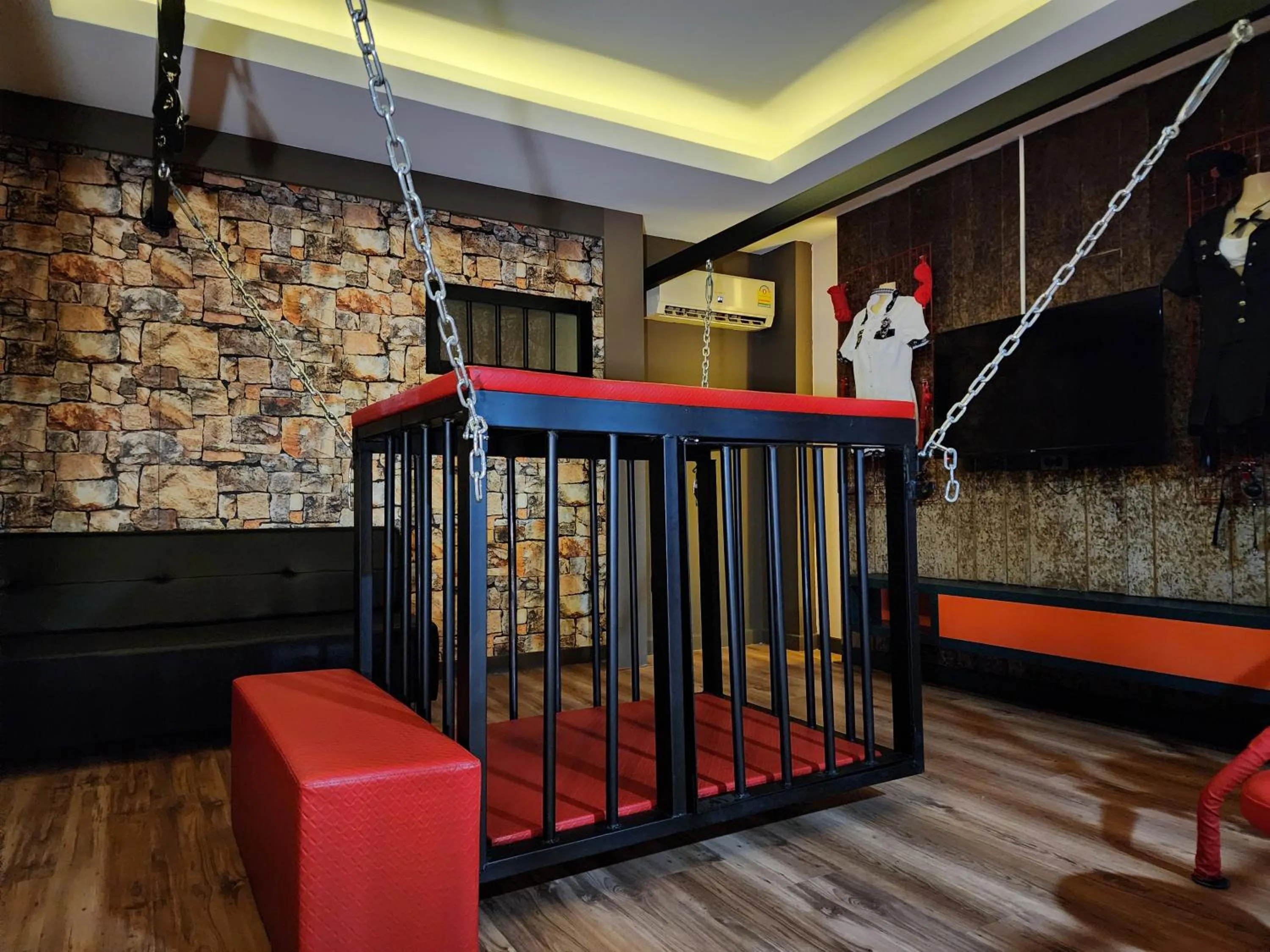 Living room, Bed in NW 4896 Theater Hotel