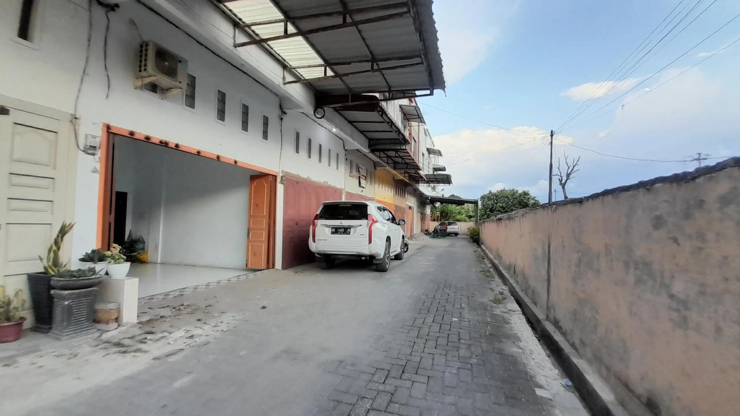 Facade/entrance in Hotel O Family Homestay Syariah