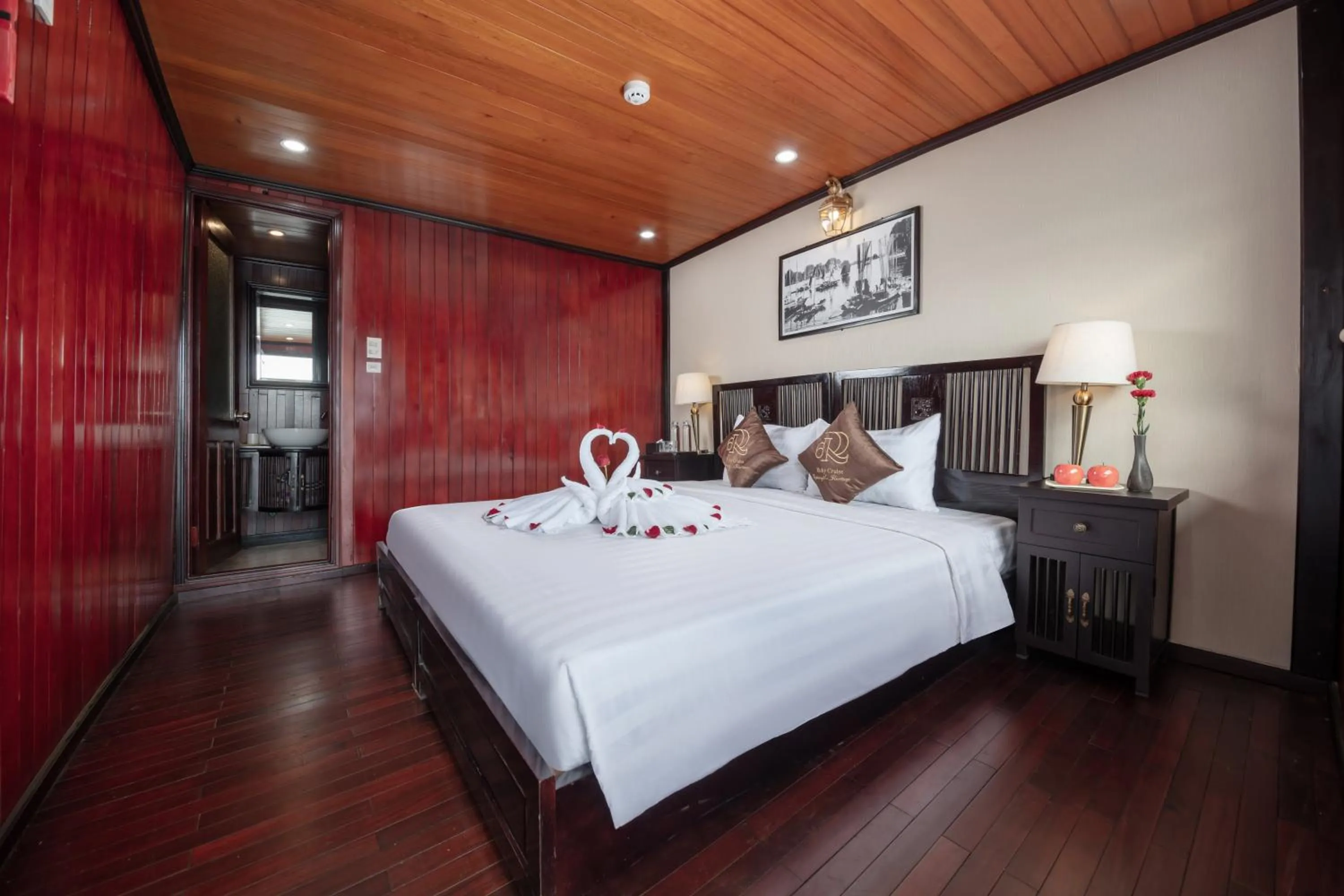 Bedroom, Bed in Ruby Cruise